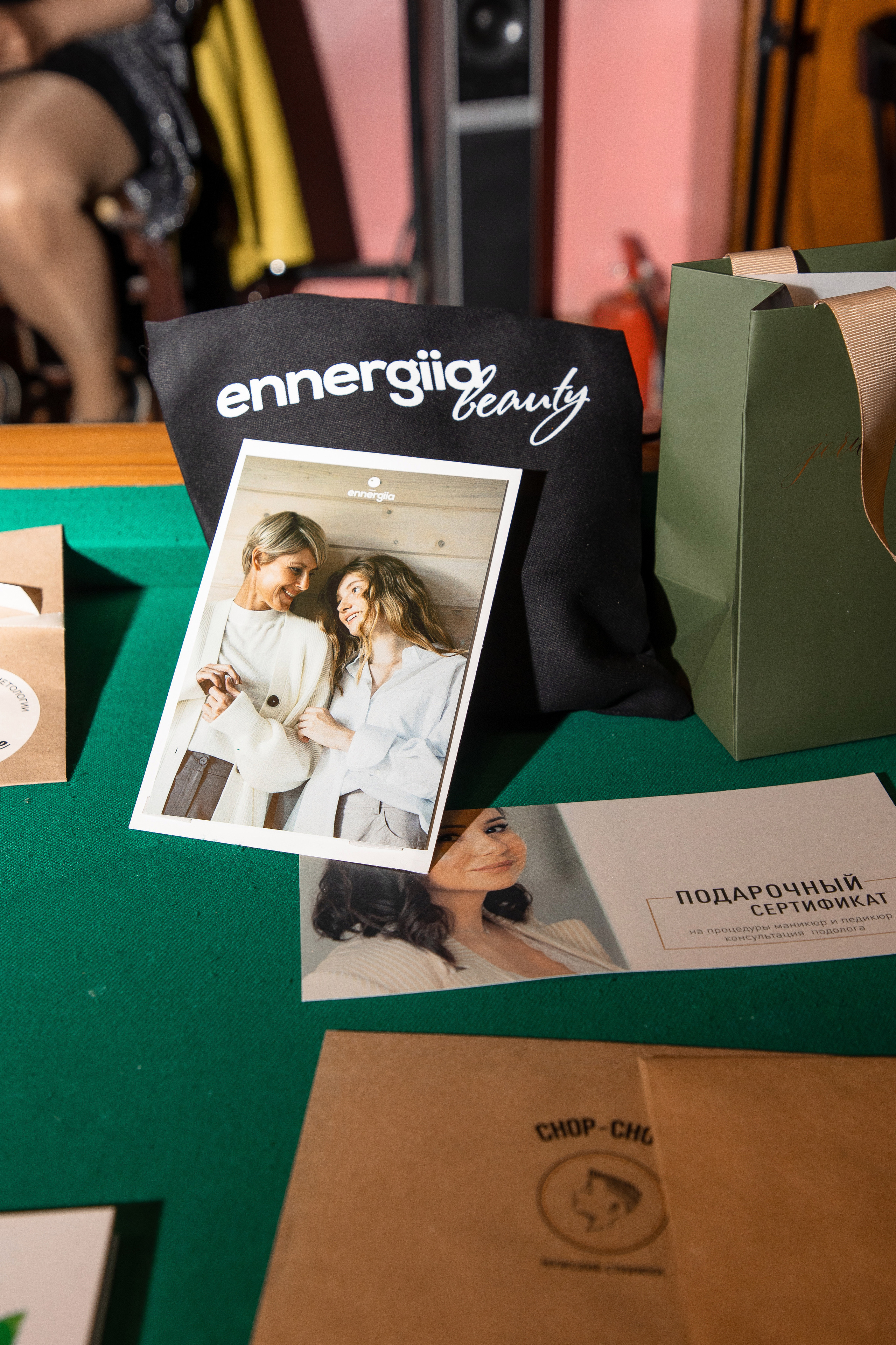 2022-06-29 Лекция Марии Барковой (Энди Уорхол). Фотограф Денис Лесковский (Тюмень)