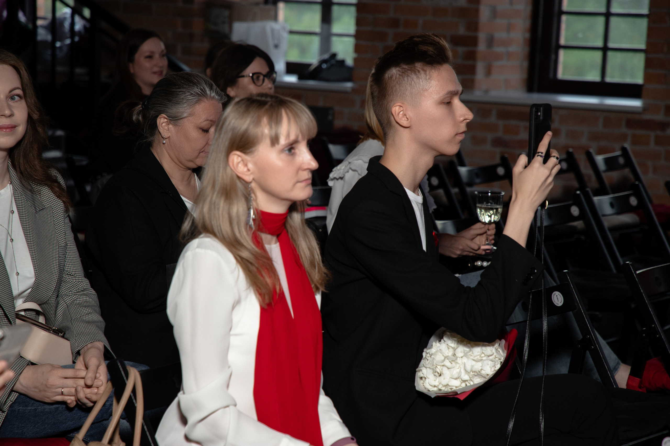 Презентация книги Светы Захаровой "Ты уже бренд". Фотограф Денис Лесковский (Тюмень)