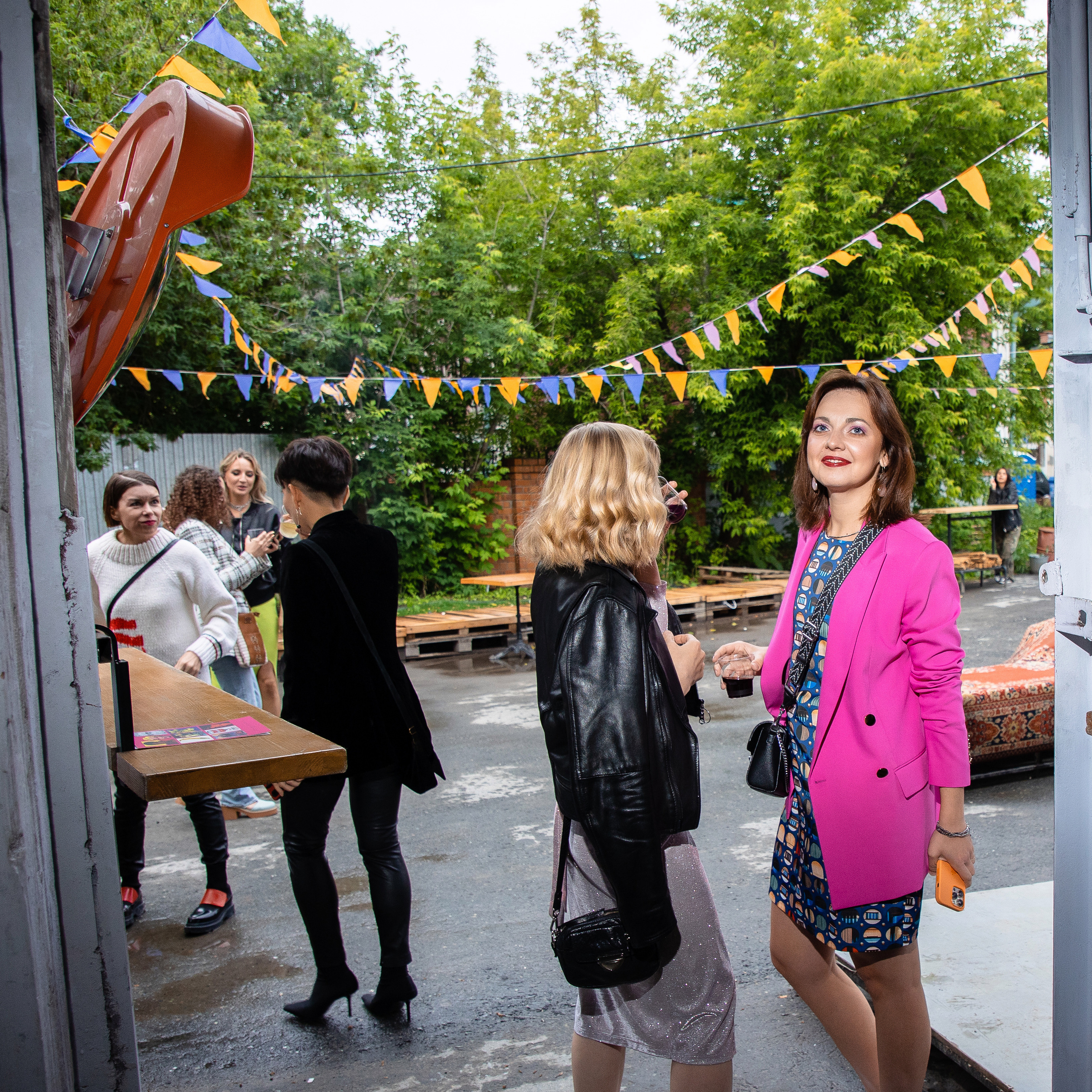 2022-06-29 Лекция Марии Барковой (Энди Уорхол). Фотограф Денис Лесковский (Тюмень)