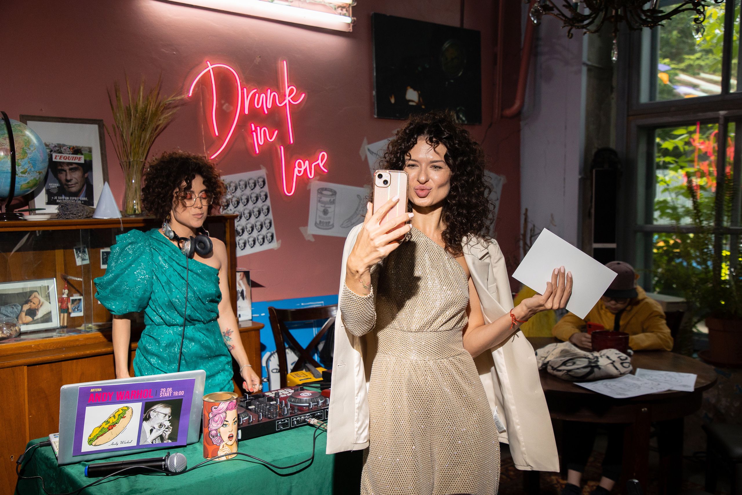 2022-06-29 Лекция Марии Барковой (Энди Уорхол). Фотограф Денис Лесковский (Тюмень)