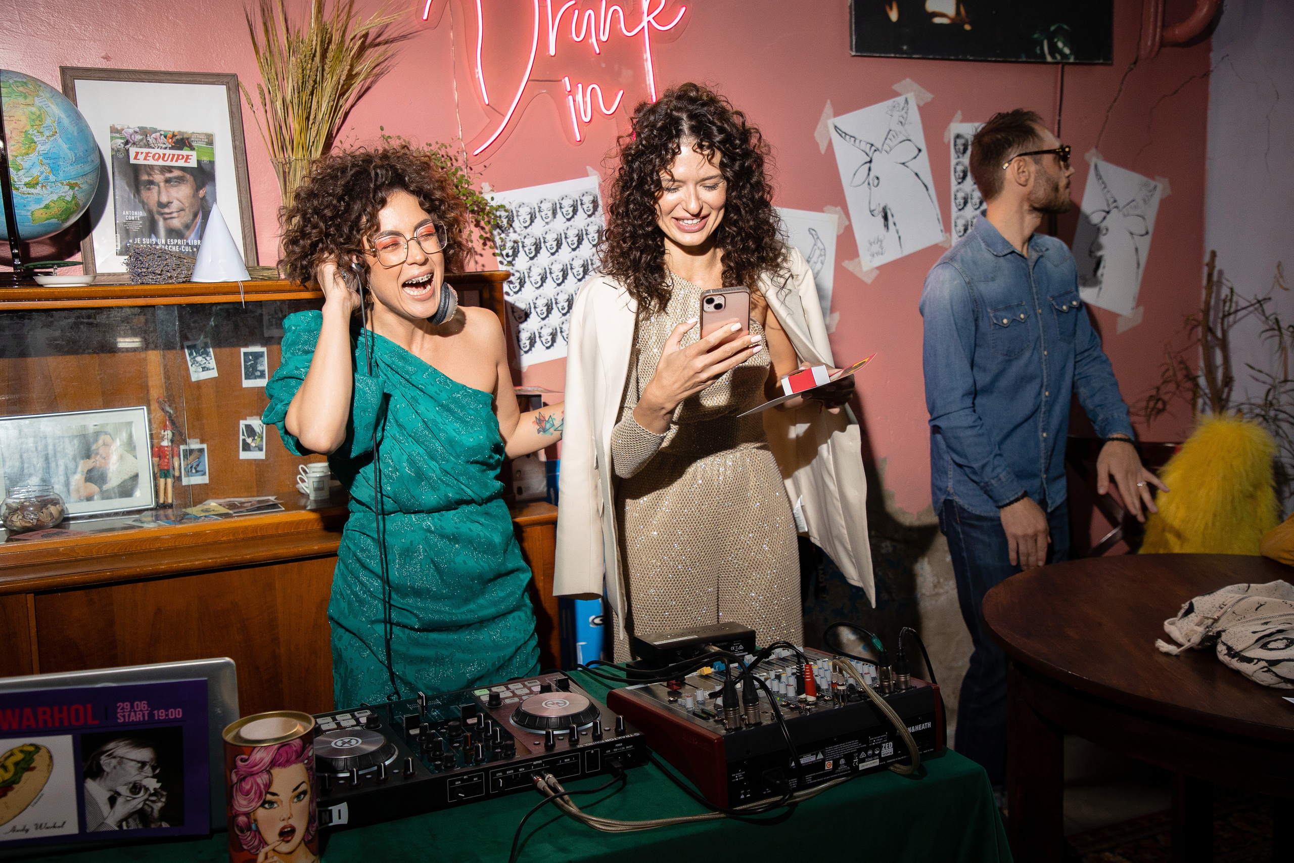 2022-06-29 Лекция Марии Барковой (Энди Уорхол). Фотограф Денис Лесковский (Тюмень)