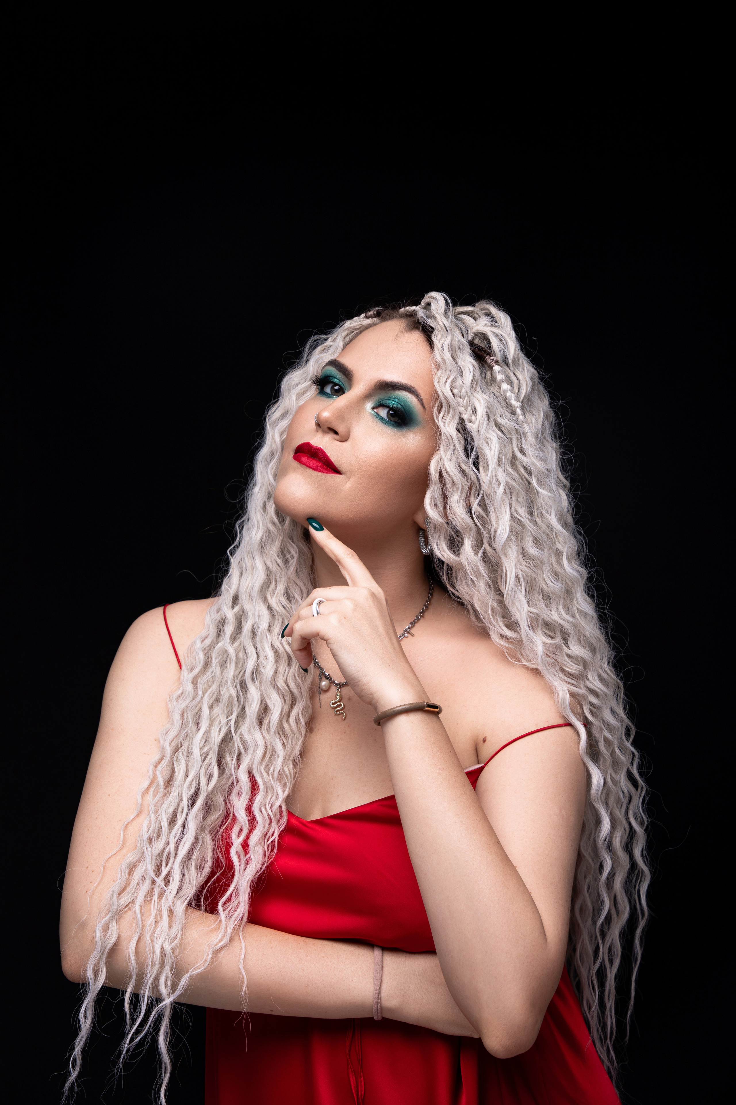 Фотосессия мамы и дочки на циклораме в Тюмени. Фотограф Денис Лесковский (Тюмень)