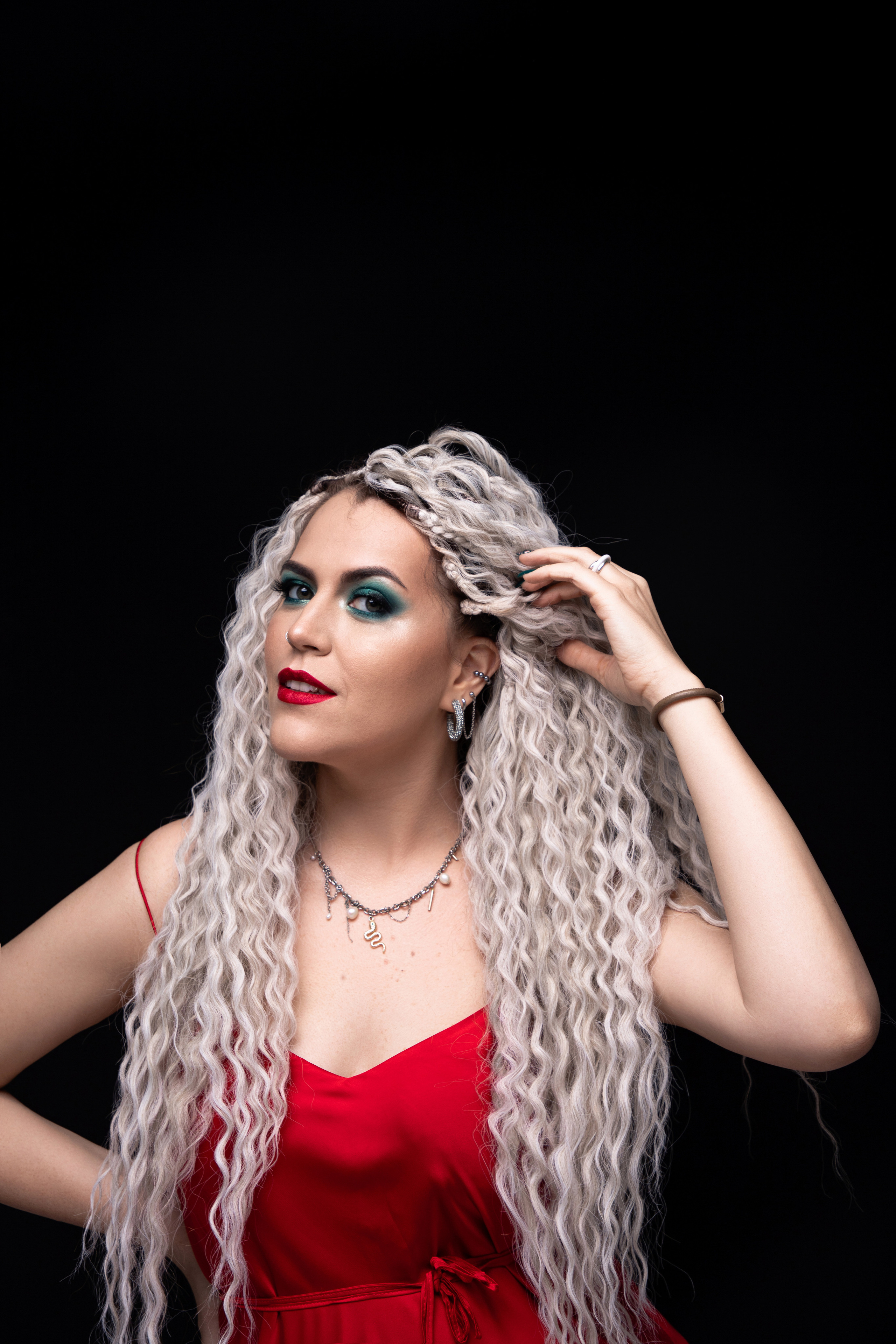 Фотосессия мамы и дочки на циклораме в Тюмени. Фотограф Денис Лесковский (Тюмень)