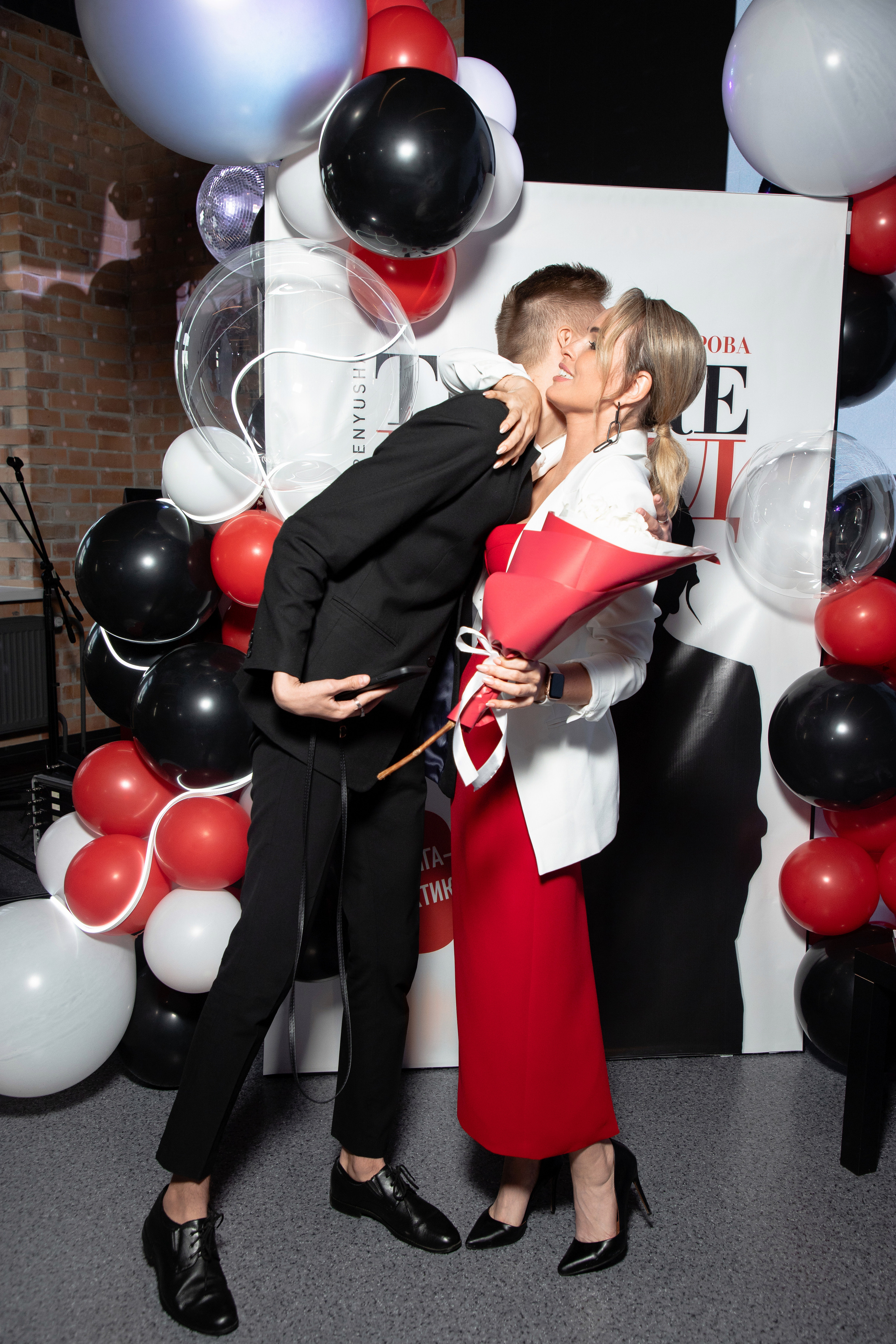 Презентация книги Светы Захаровой "Ты уже бренд". Фотограф Денис Лесковский (Тюмень)