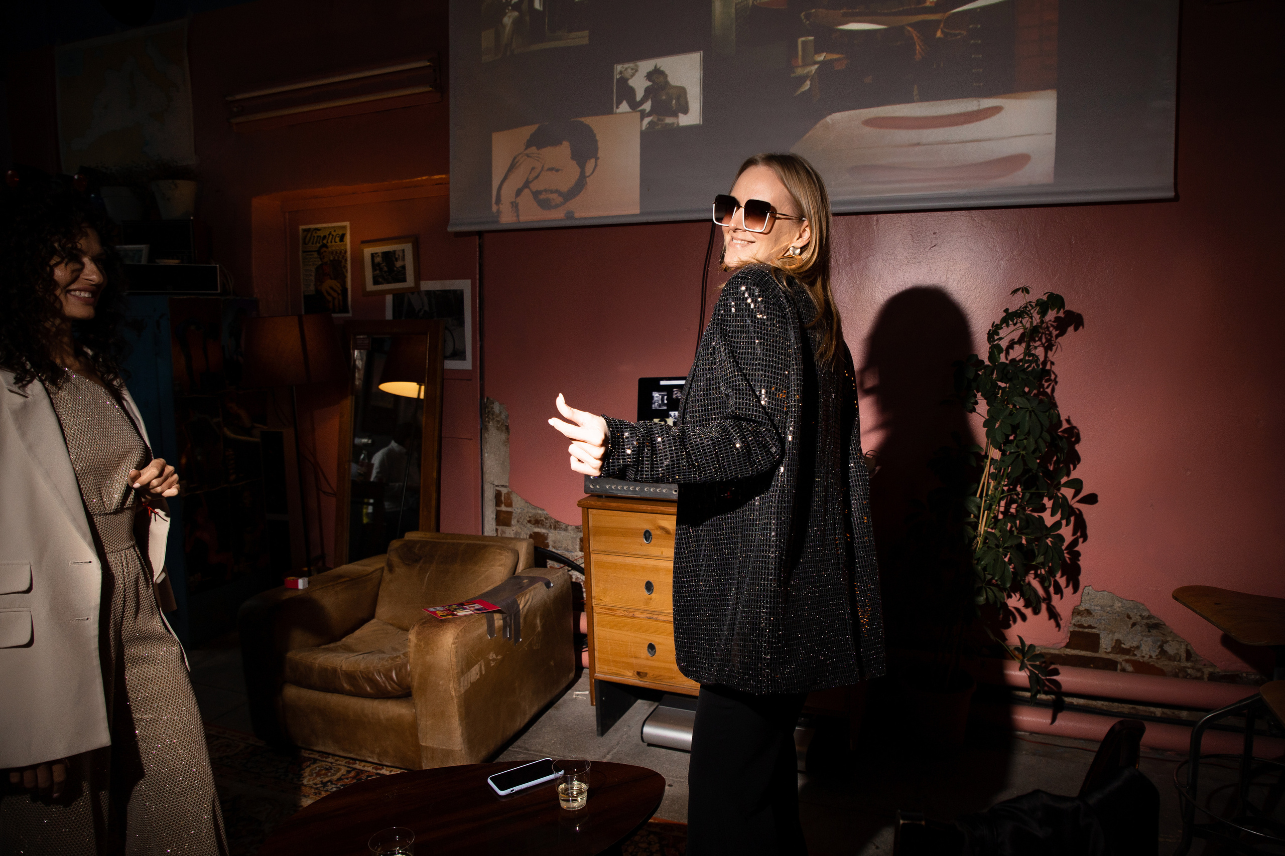 2022-06-29 Лекция Марии Барковой (Энди Уорхол). Фотограф Денис Лесковский (Тюмень)