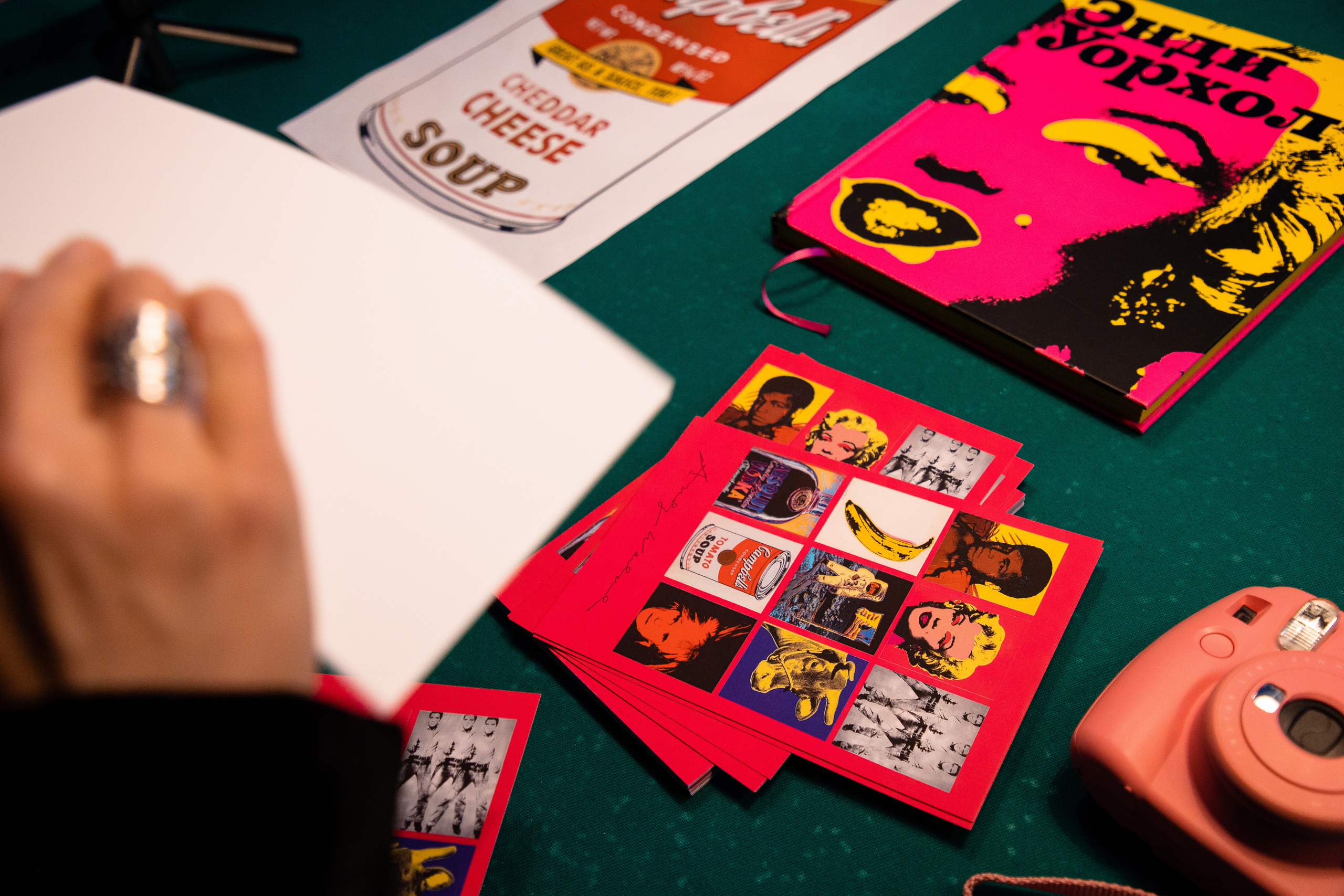 2022-06-29 Лекция Марии Барковой (Энди Уорхол). Фотограф Денис Лесковский (Тюмень)