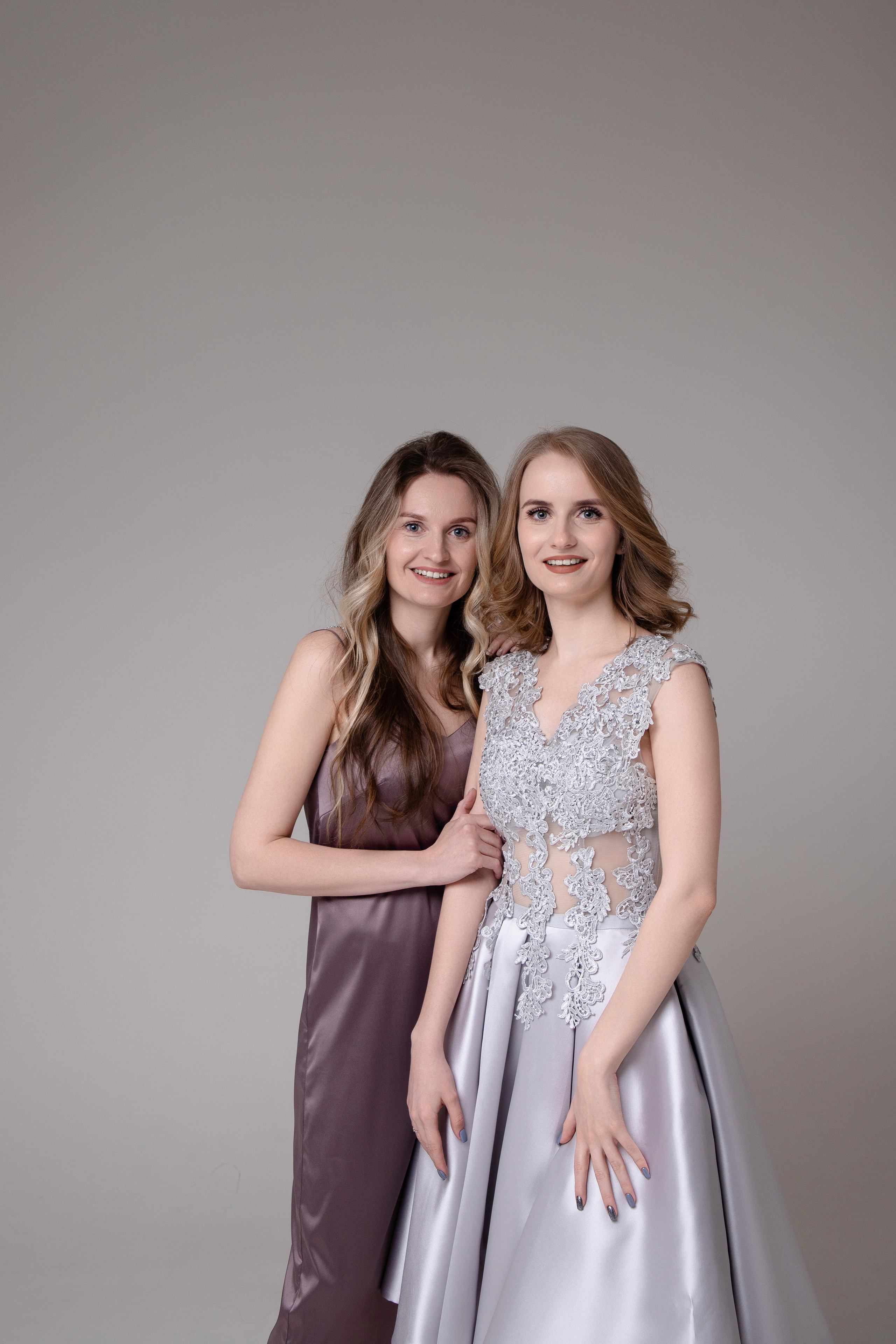 Фотосессия двух сестер с мамой. Фотограф Денис Лесковский (Тюмень)