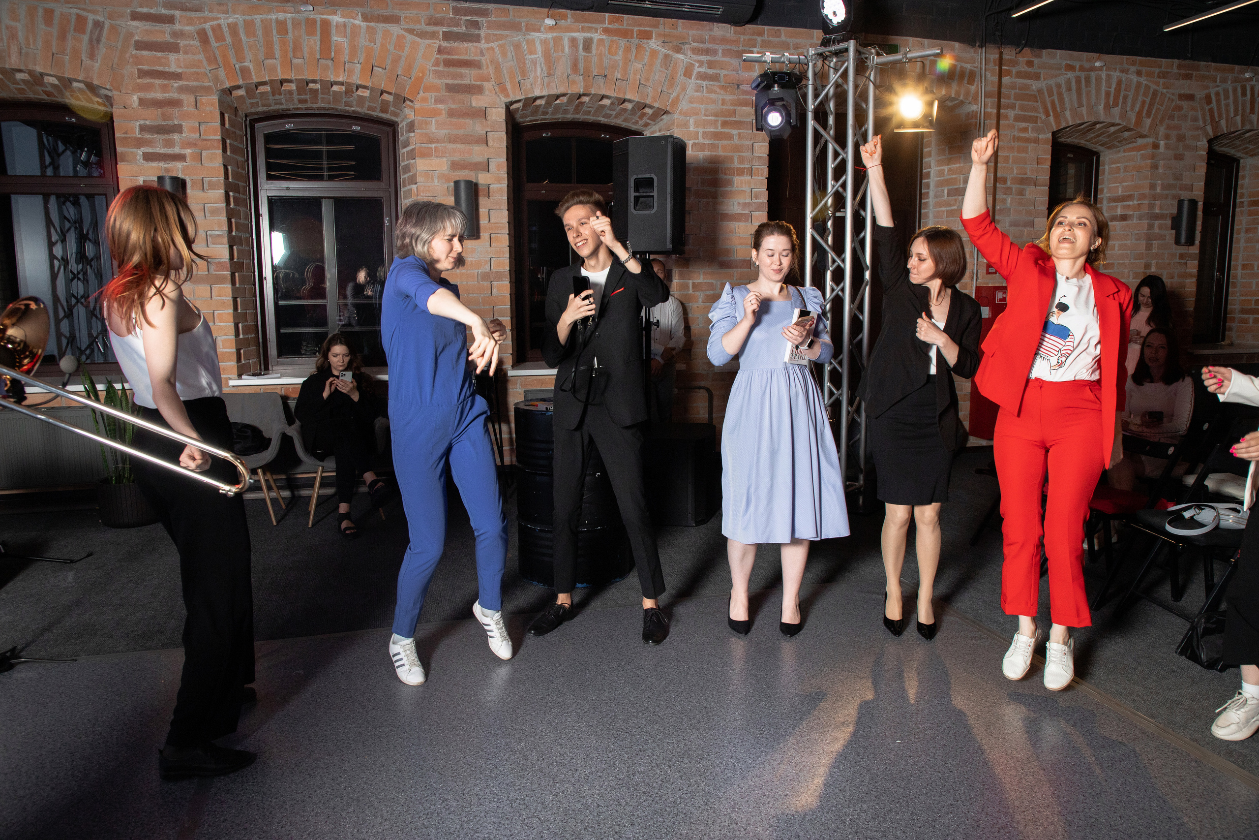 Презентация книги Светы Захаровой "Ты уже бренд". Фотограф Денис Лесковский (Тюмень)