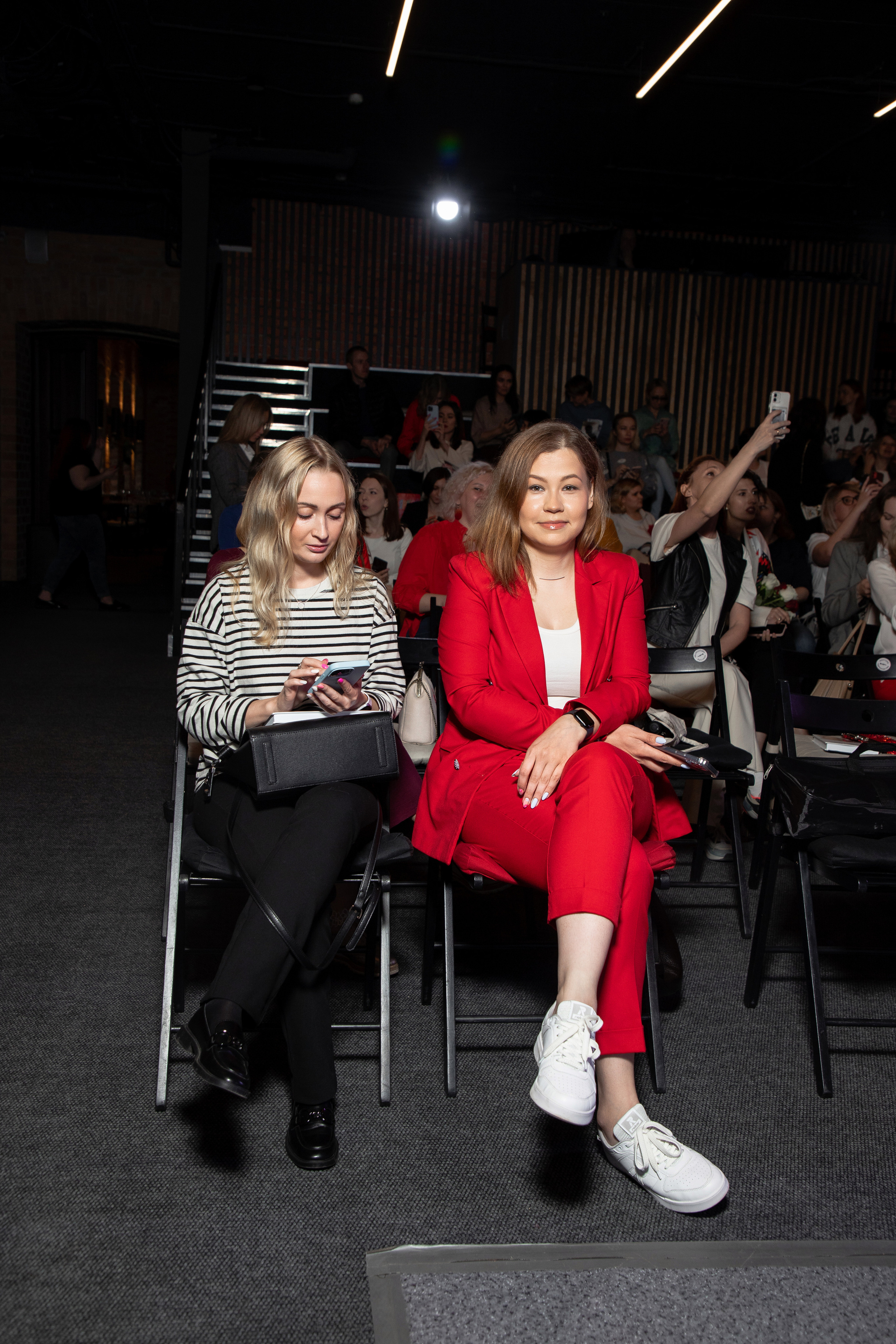 Презентация книги Светы Захаровой "Ты уже бренд". Фотограф Денис Лесковский (Тюмень)