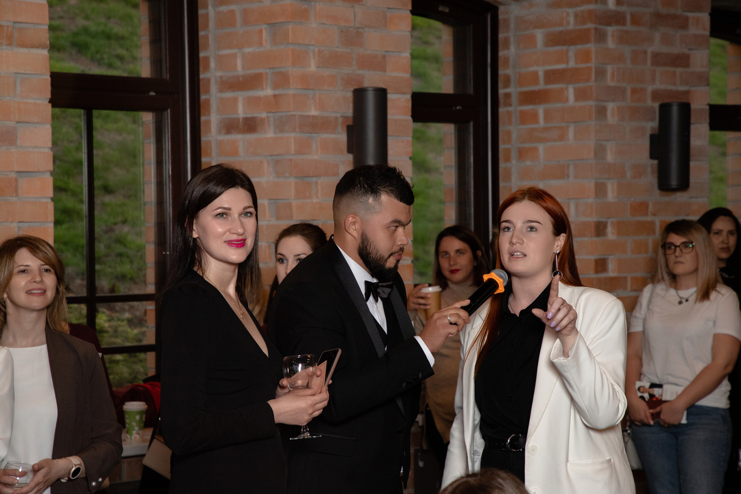 Презентация книги Светы Захаровой "Ты уже бренд". Фотограф Денис Лесковский (Тюмень)