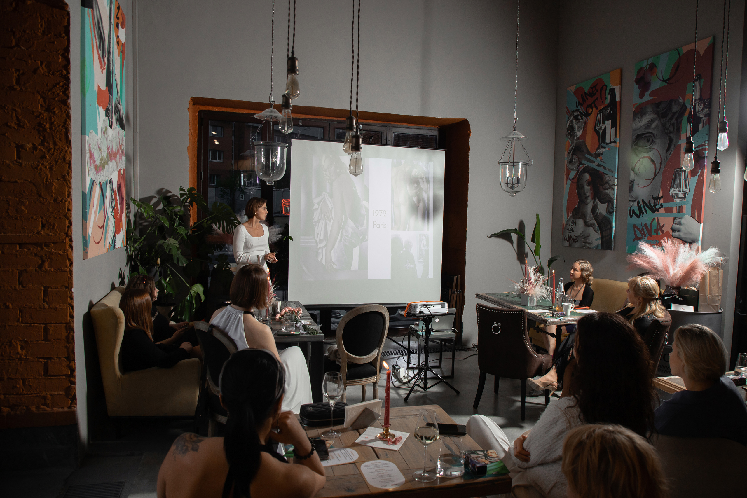 Лекция Марии Барковой (Eclectic, винное место). Фотограф Денис Лесковский (Тюмень)