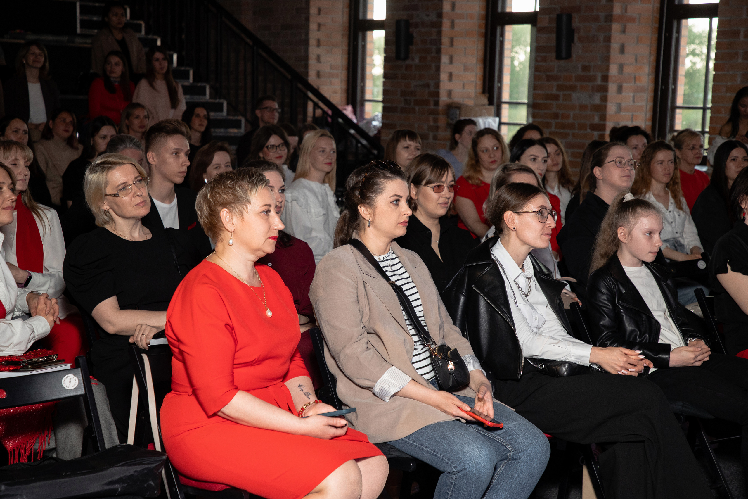 Презентация книги Светы Захаровой "Ты уже бренд". Фотограф Денис Лесковский (Тюмень)