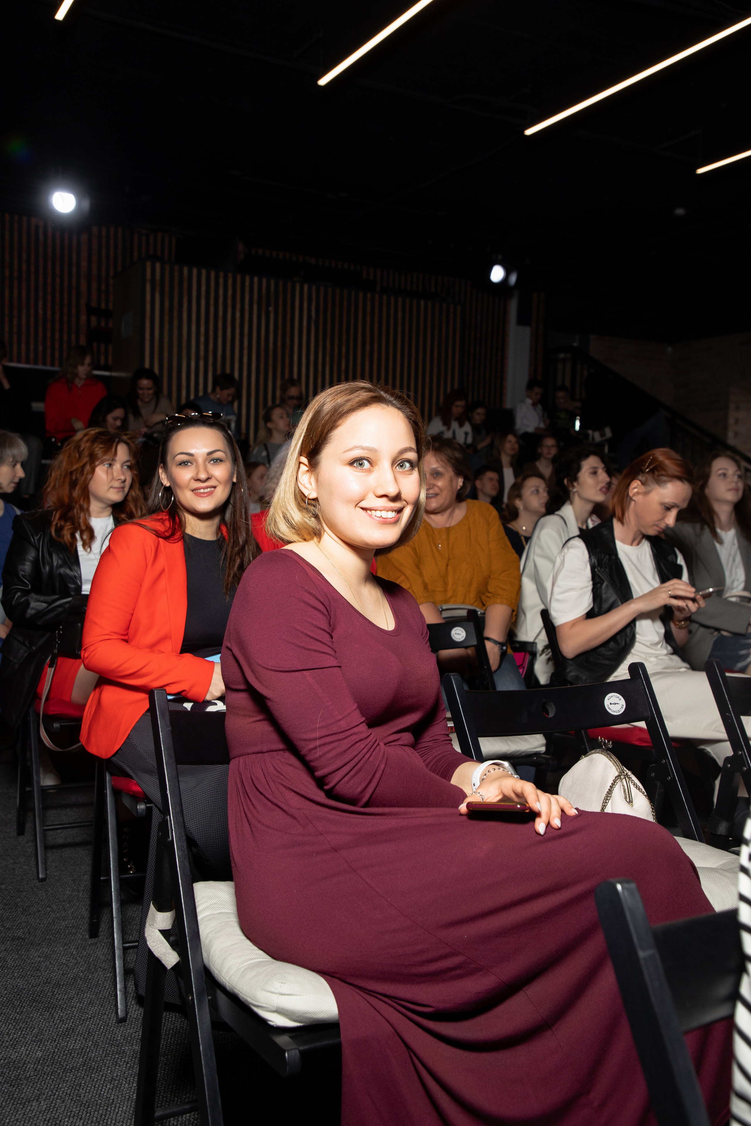 Презентация книги Светы Захаровой "Ты уже бренд". Фотограф Денис Лесковский (Тюмень)