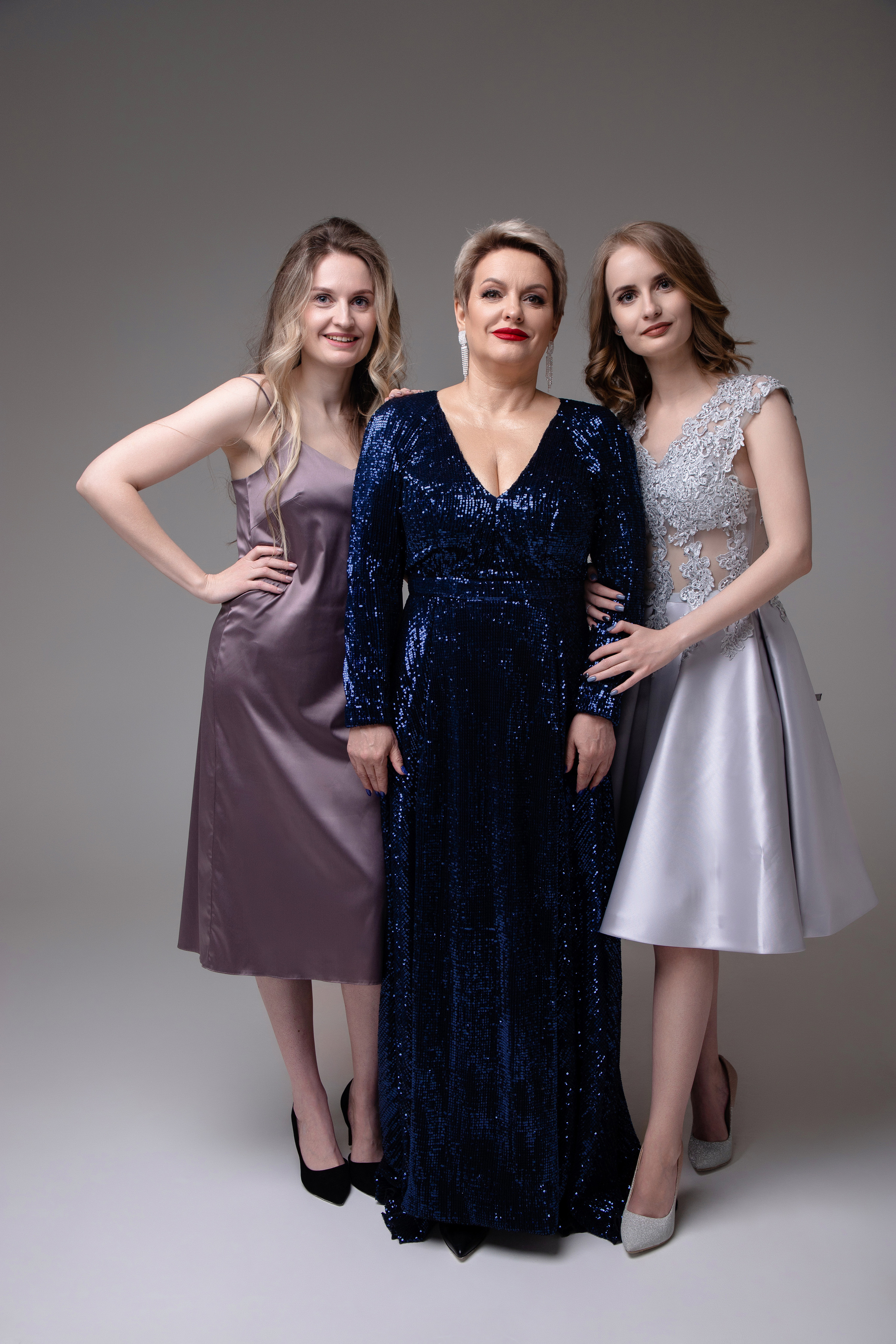 Фотосессия двух сестер с мамой. Фотограф Денис Лесковский (Тюмень)