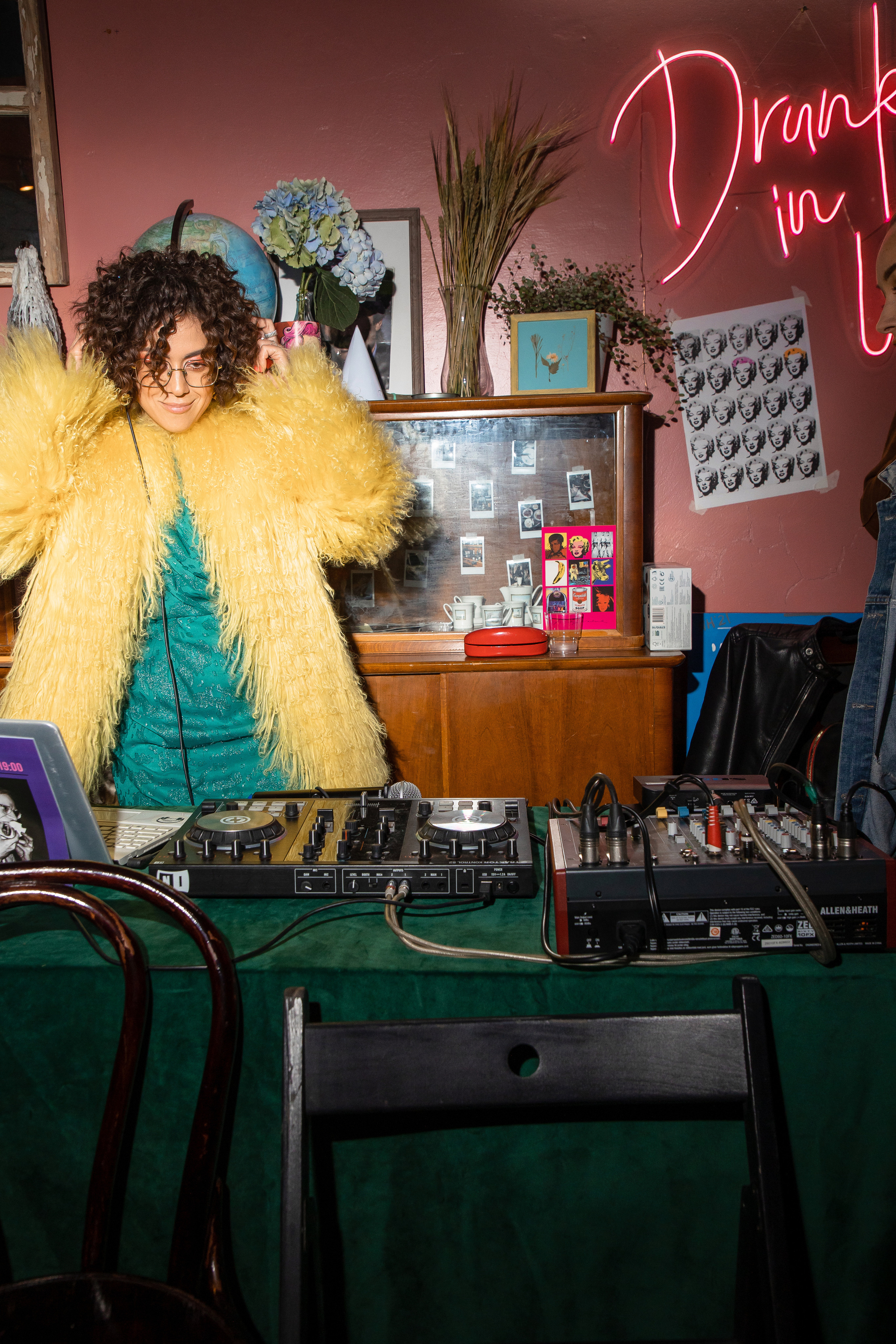 2022-06-29 Лекция Марии Барковой (Энди Уорхол). Фотограф Денис Лесковский (Тюмень)