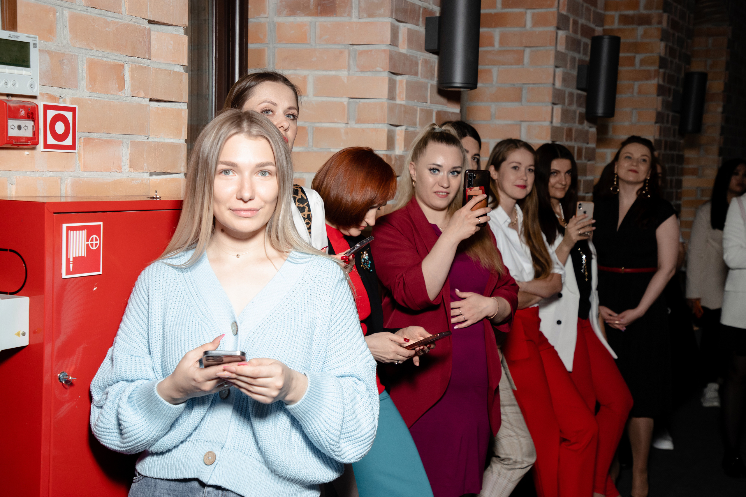 Презентация книги Светы Захаровой "Ты уже бренд". Фотограф Денис Лесковский (Тюмень)