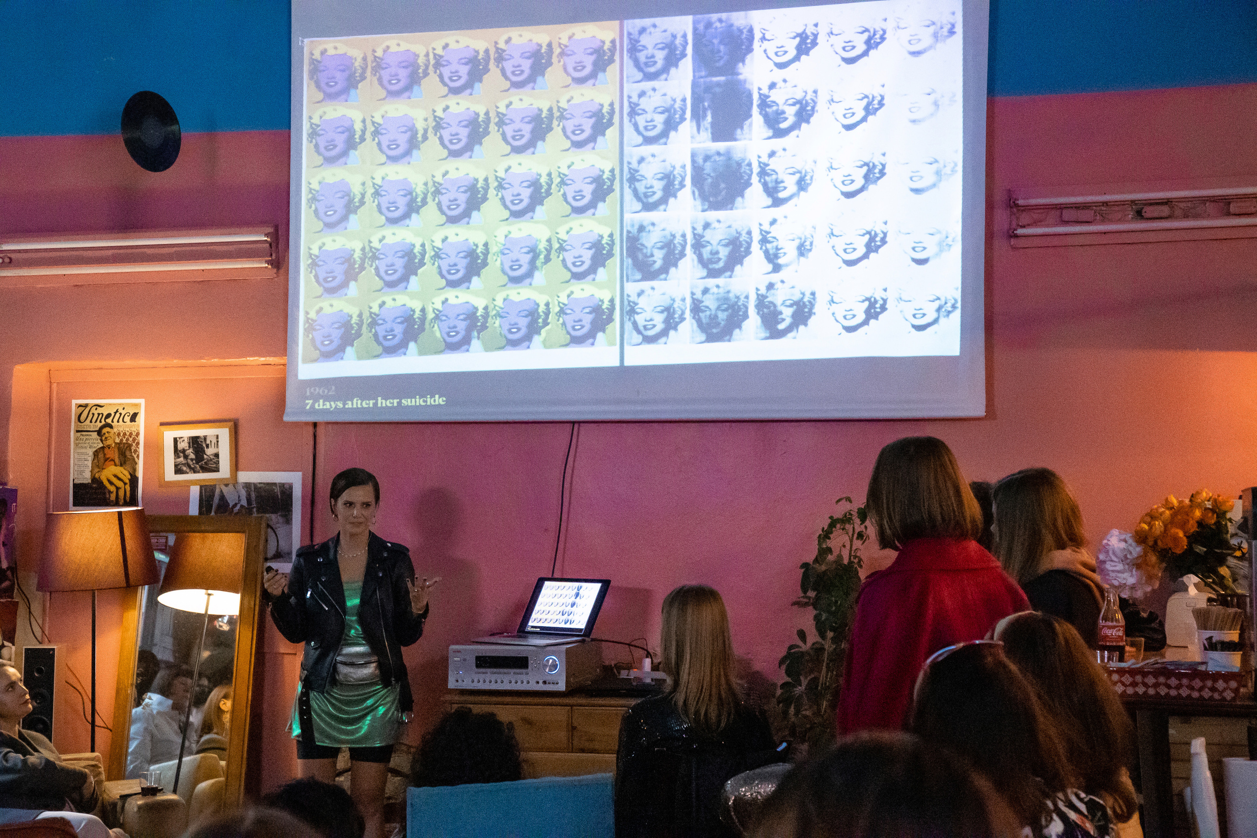 2022-06-29 Лекция Марии Барковой (Энди Уорхол). Фотограф Денис Лесковский (Тюмень)