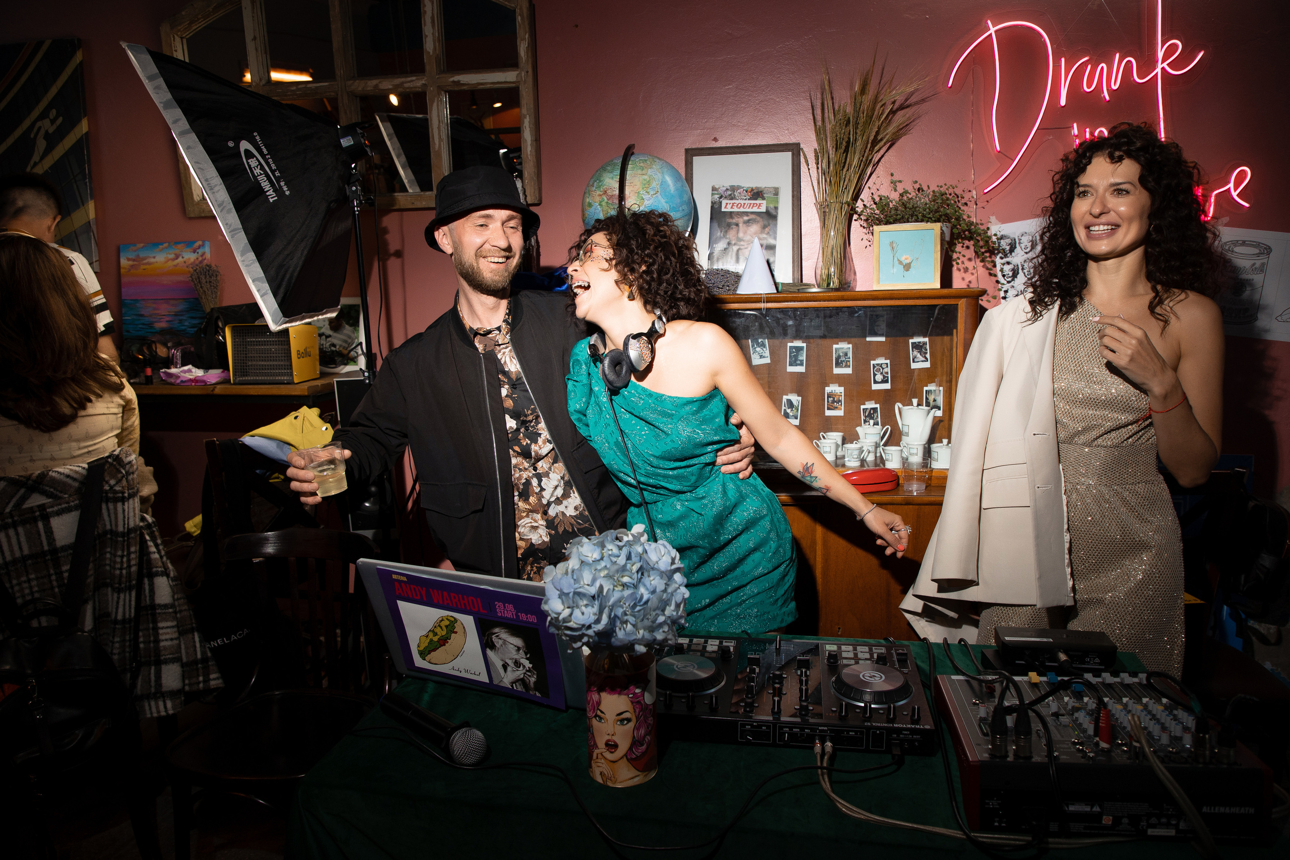 2022-06-29 Лекция Марии Барковой (Энди Уорхол). Фотограф Денис Лесковский (Тюмень)