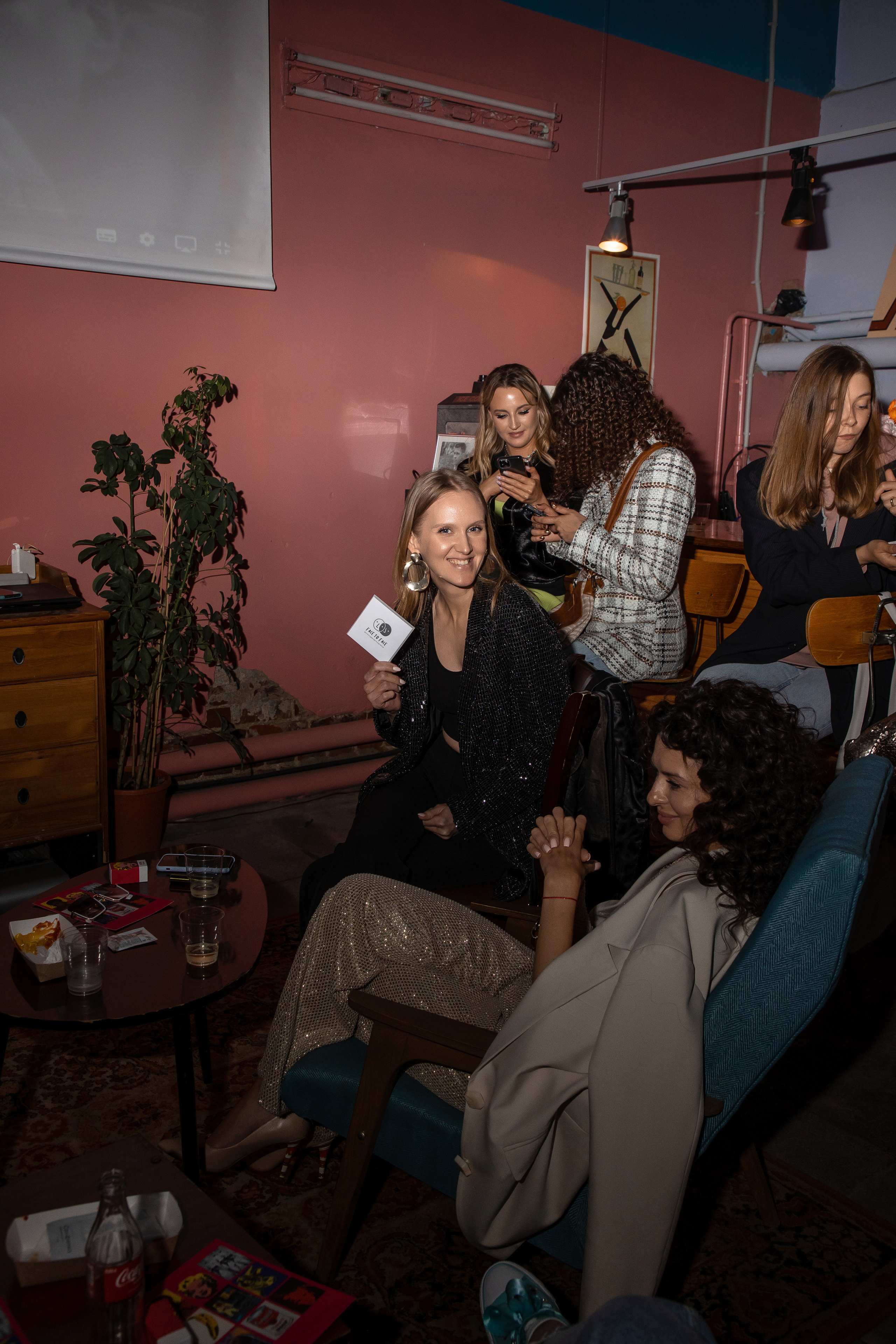 2022-06-29 Лекция Марии Барковой (Энди Уорхол). Фотограф Денис Лесковский (Тюмень)