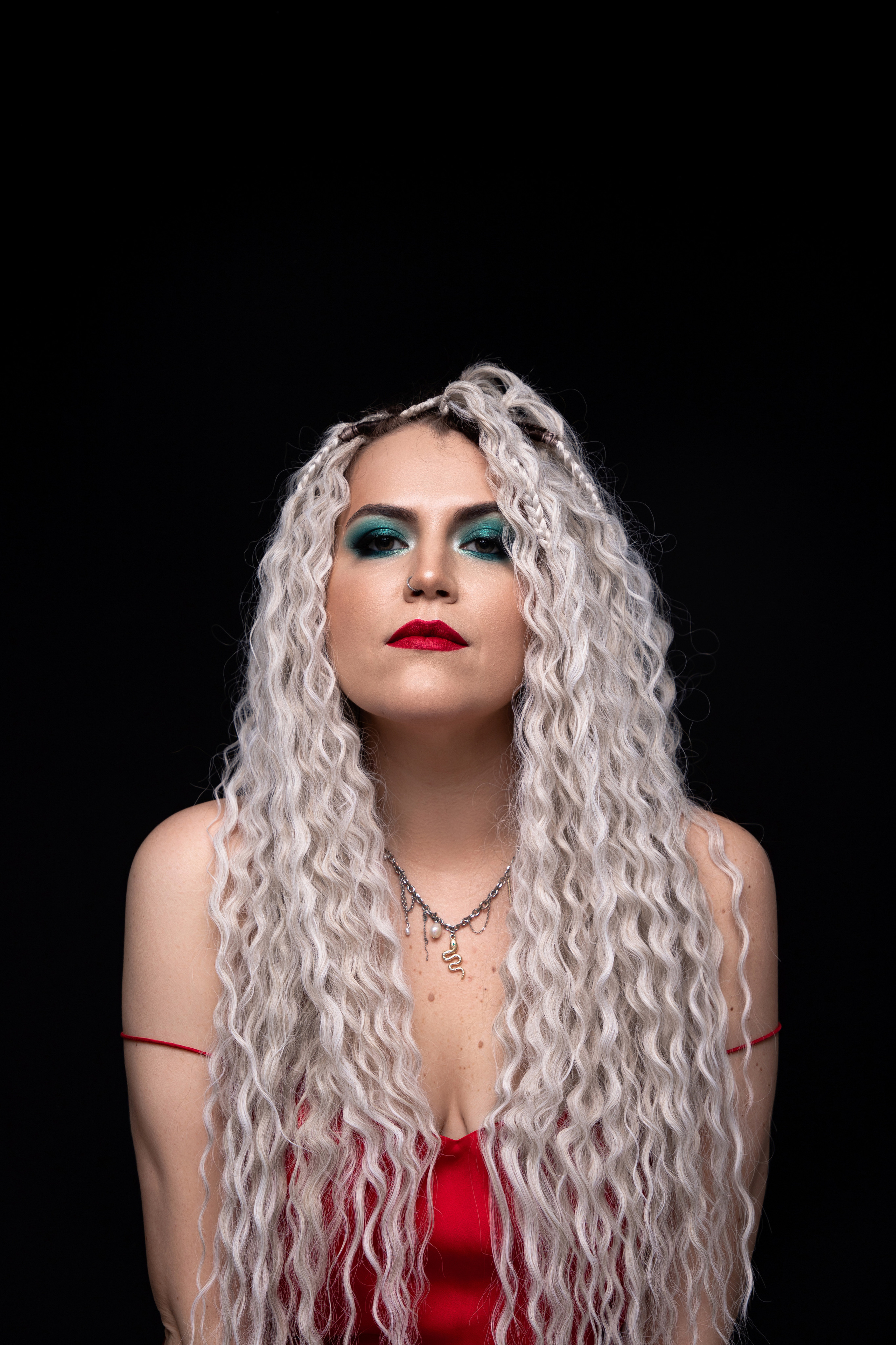 Фотосессия мамы и дочки на циклораме в Тюмени. Фотограф Денис Лесковский (Тюмень)