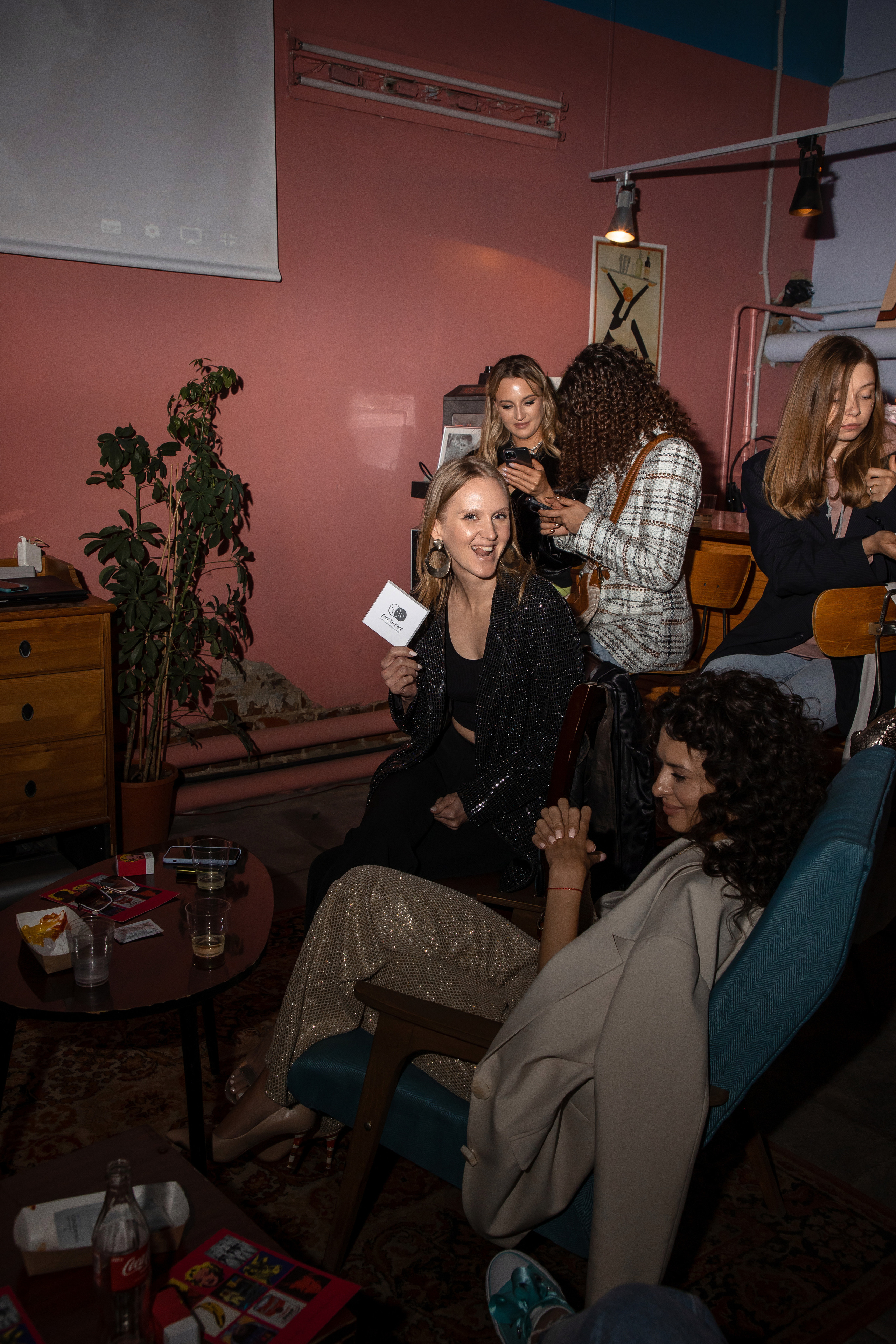 2022-06-29 Лекция Марии Барковой (Энди Уорхол). Фотограф Денис Лесковский (Тюмень)