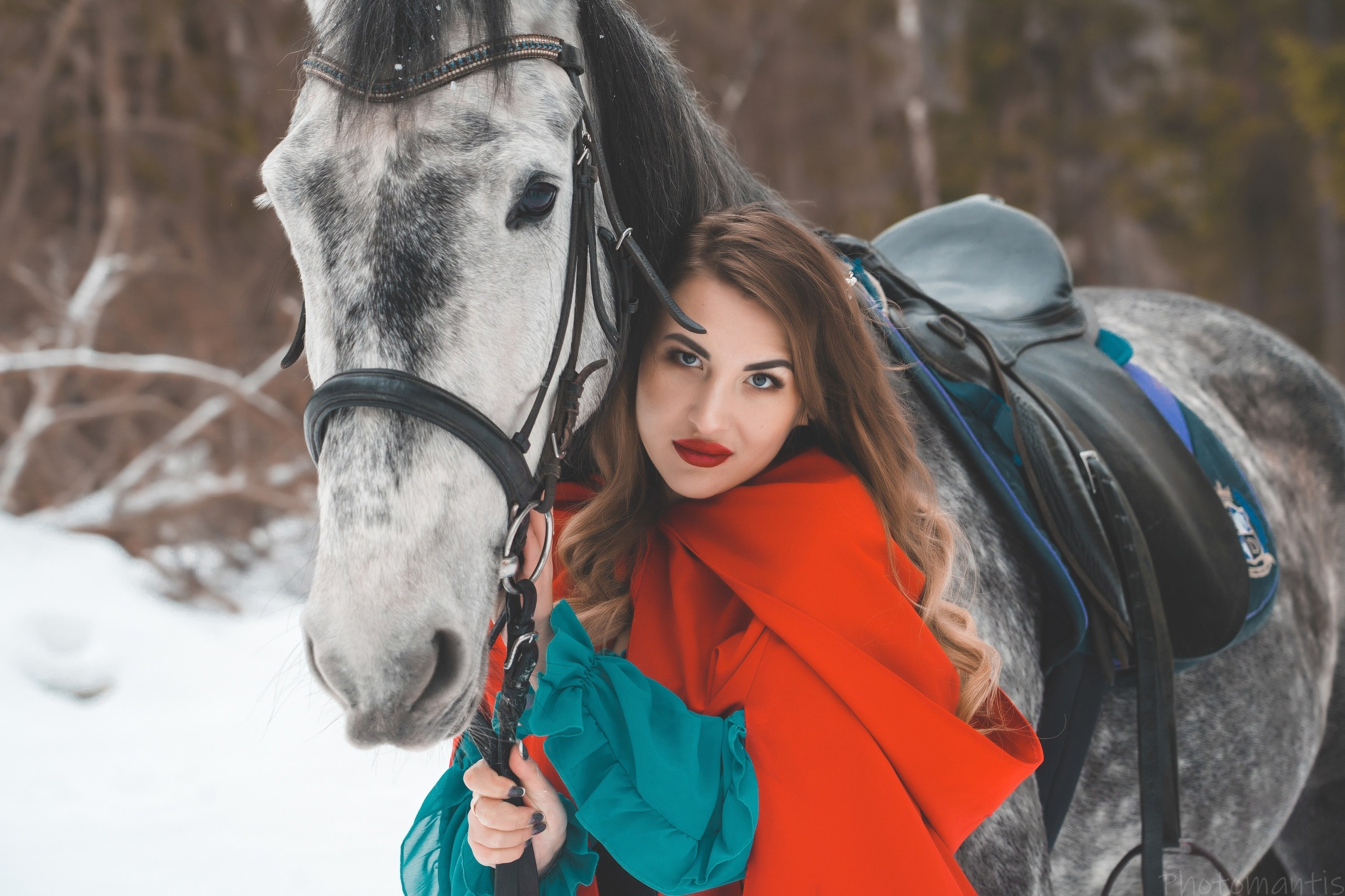 Девушки с лошадками. Photomantis