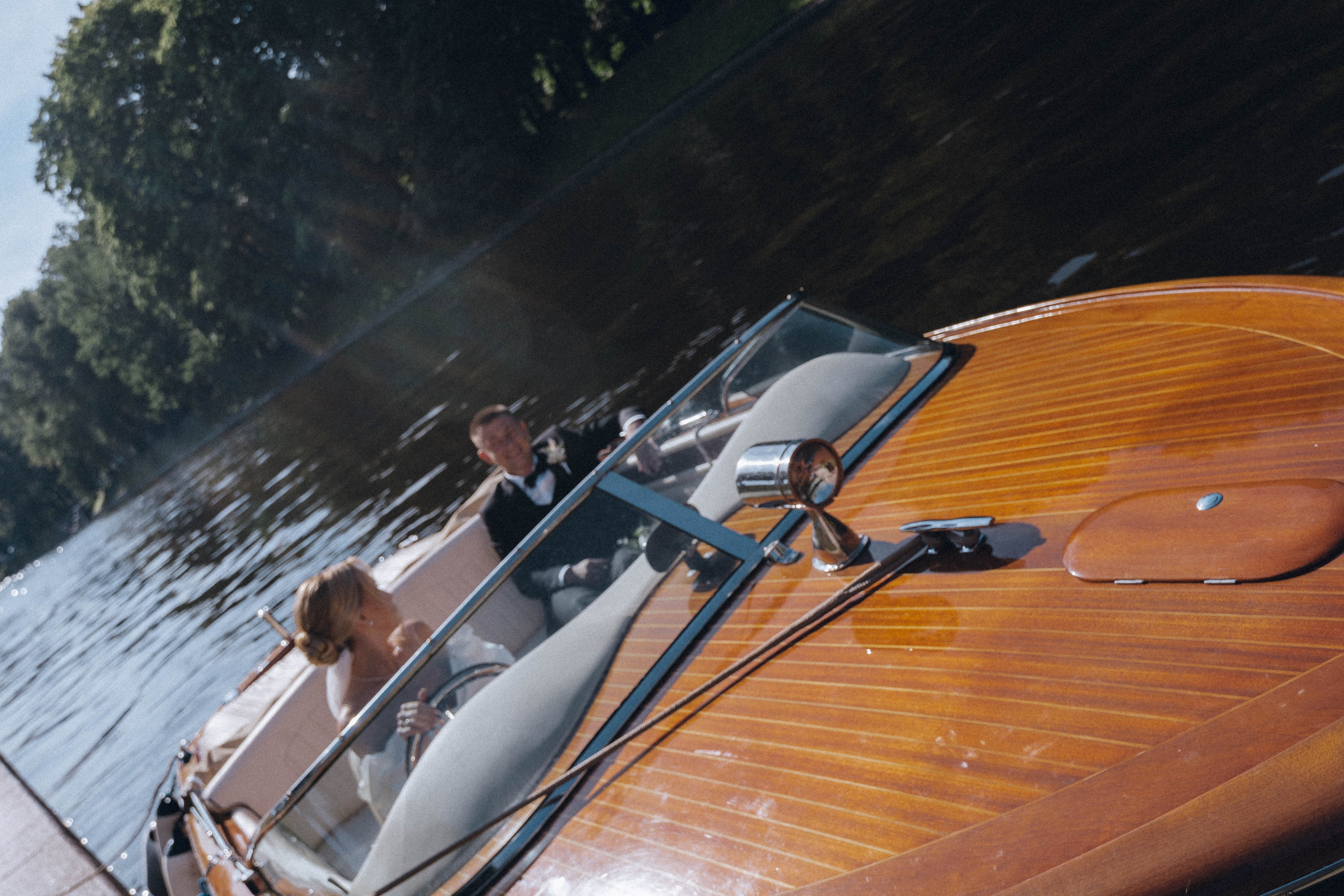 СВАДЕНБНАЯ СЬЕМКА НА КАТЕРЕ ПО КАНАЛАМ САНКТ-ПЕТЕРБУРГА И В АКВАТОРИИ НЕВЫ. Профессиональный фотограф, Санкт-Петербург — Виктория Богомолова