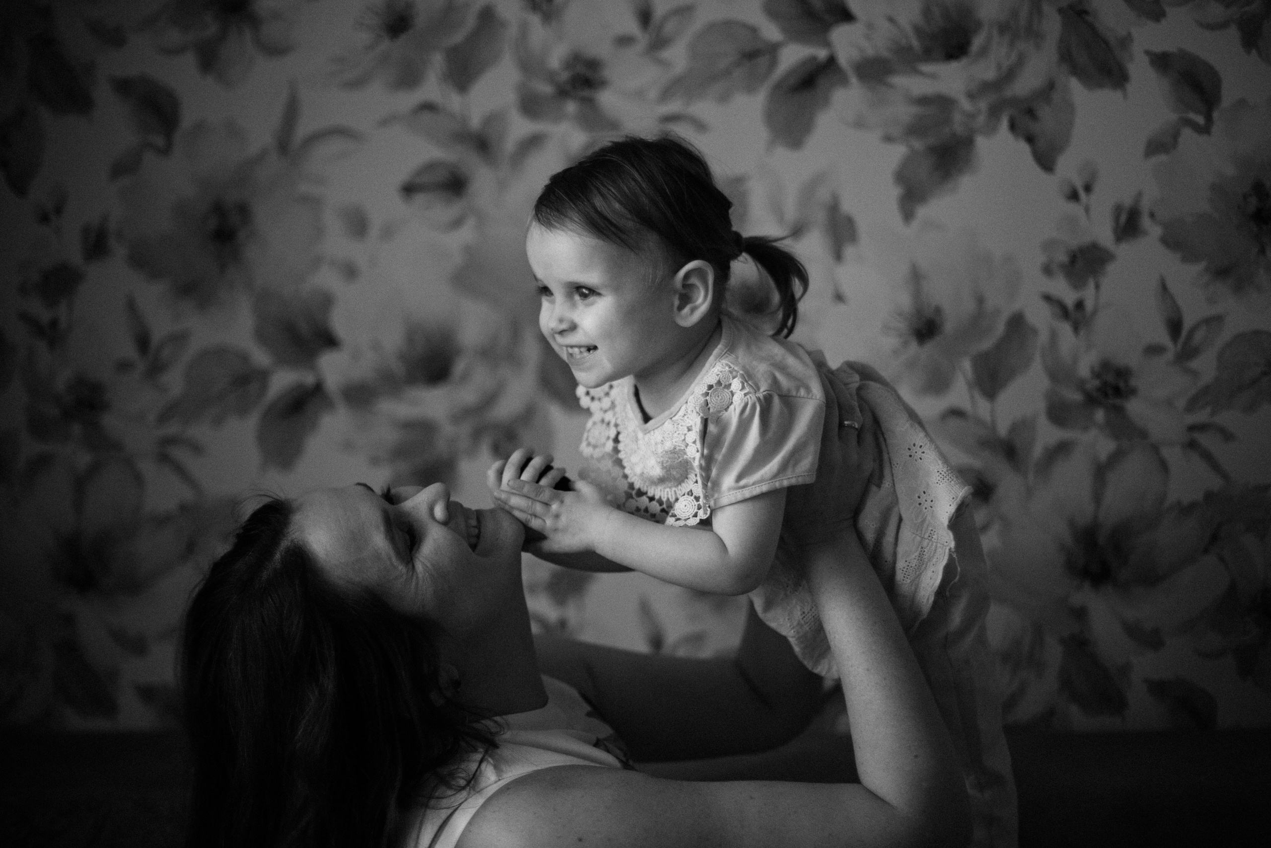 Мотылёк летит на свет | Такие Дела