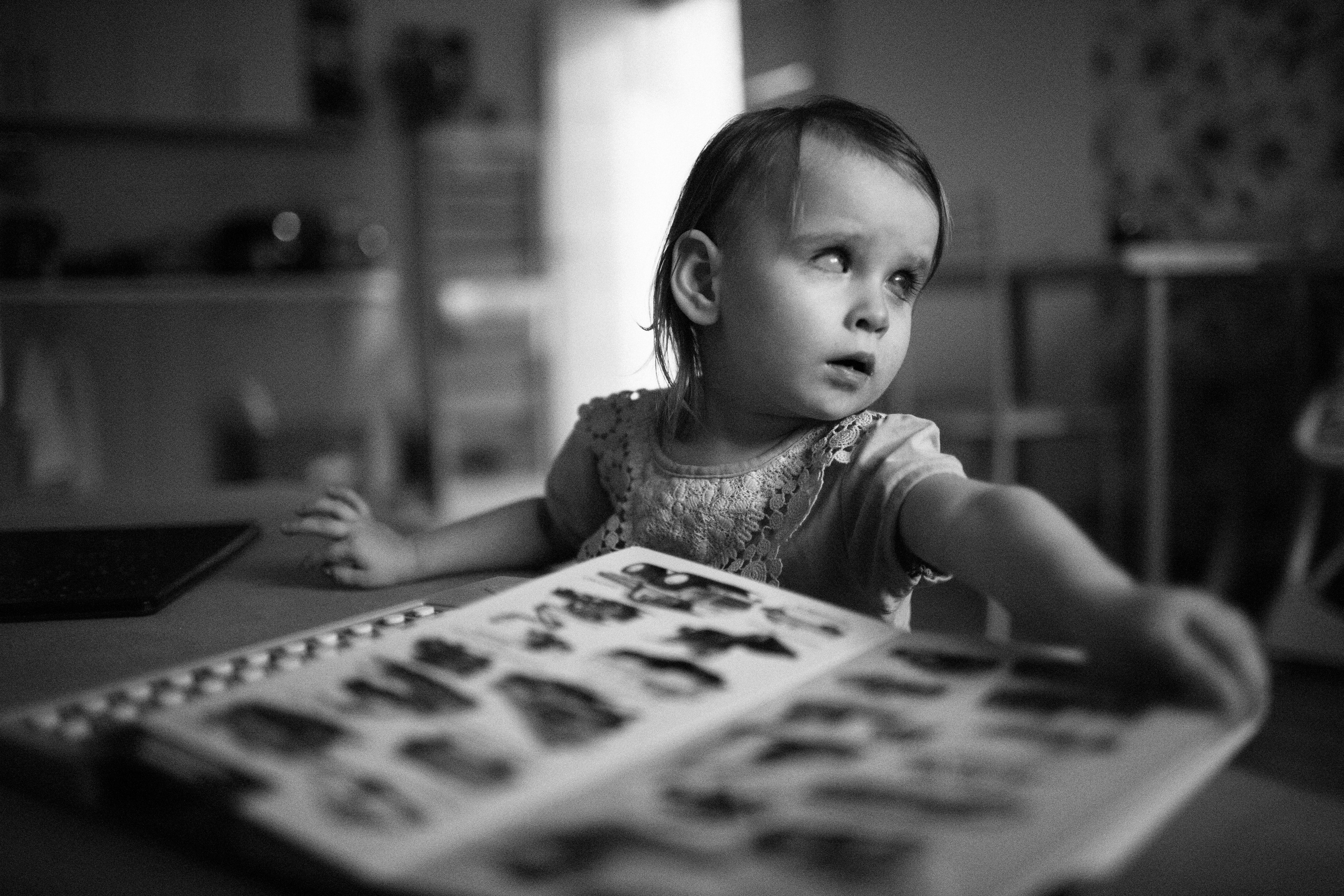 Мотылёк летит на свет | Такие Дела