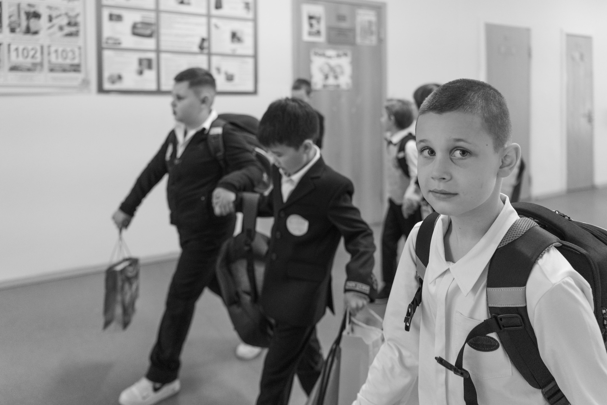 Снова в школу (1 сентября). Фотограф и ИИ-креатор Анна Бобринёва