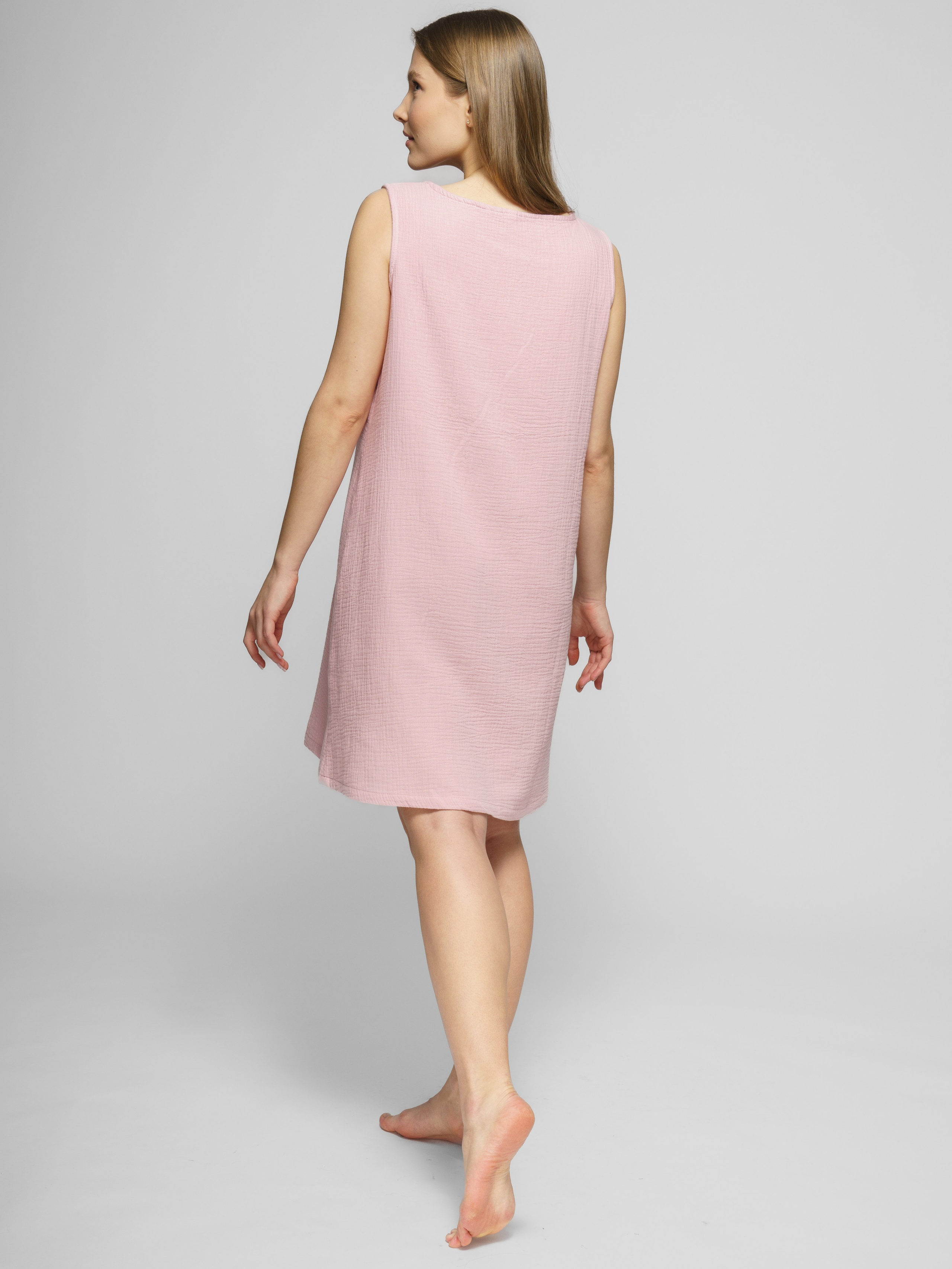 Лён (фартук, сорочки), модель Оксана. KED Production — продакшн из СПб. Создаём фото, видео и контент, который помогает брендам и селлерам продавать больше