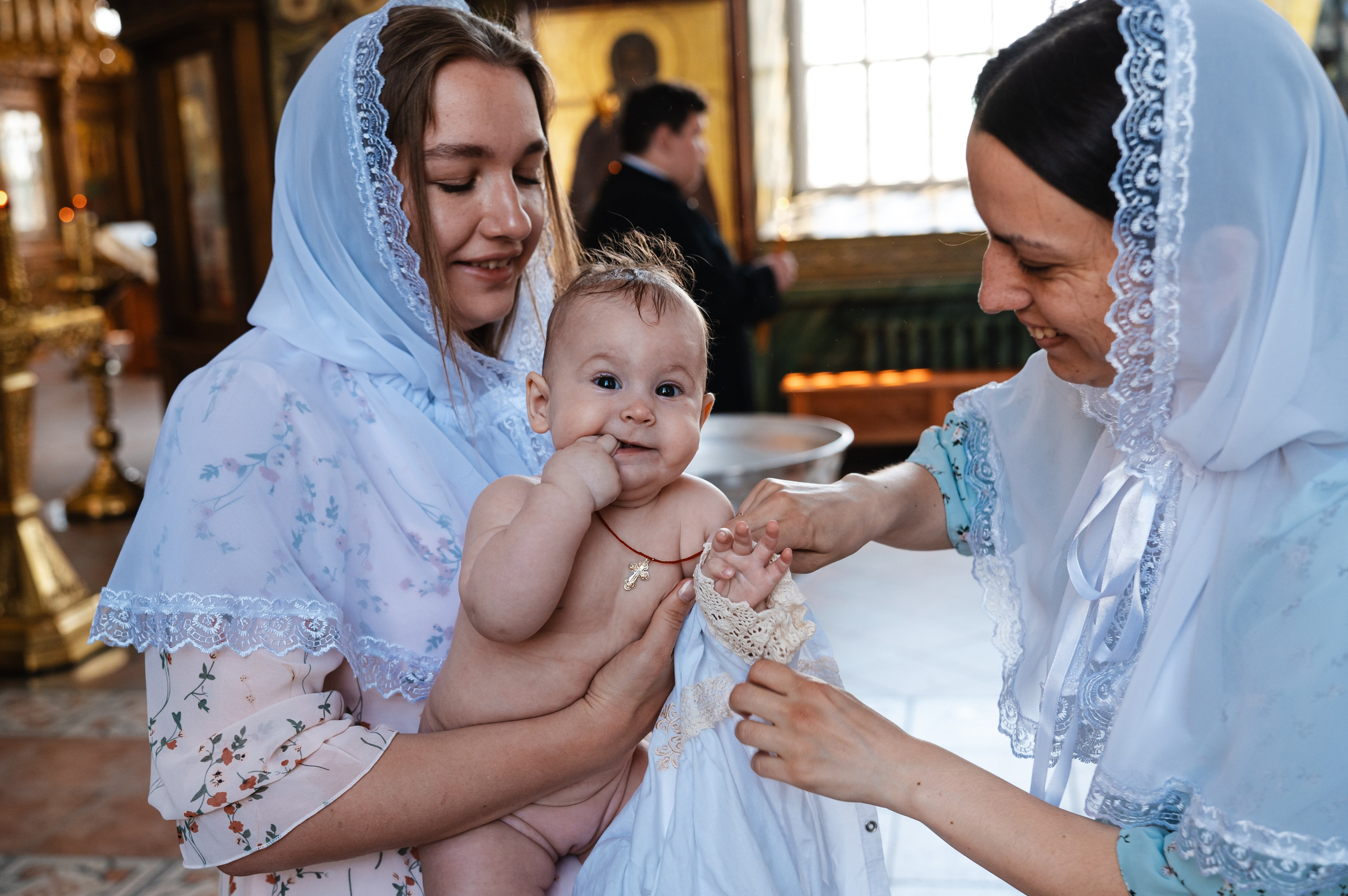 Таинство Крещения Дарьи (Храм Преполовения Пятидесятницы). Фотограф Ярута Оксана / Ростов-на-Дону