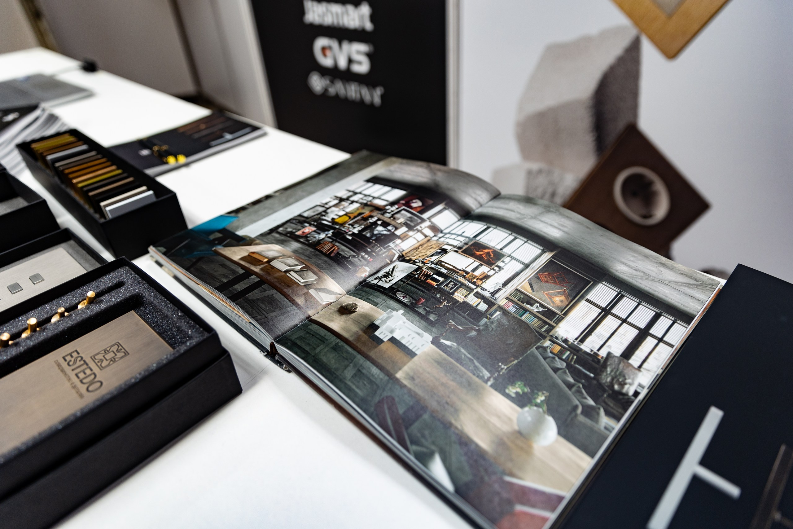 Hi-Tech Building 2025. Свадебный и семейный фотограф