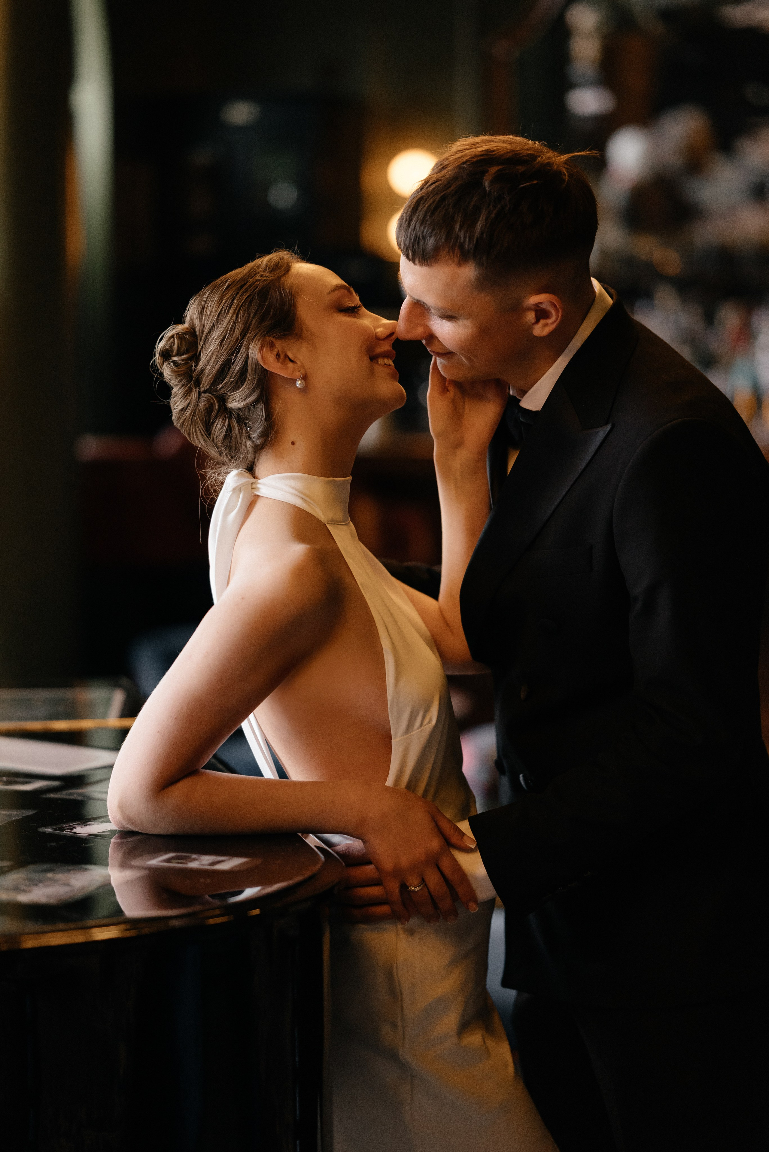 Wedding day in Martinique Bar. Wedding PHOTOGRAPHER Andrew Vnukov