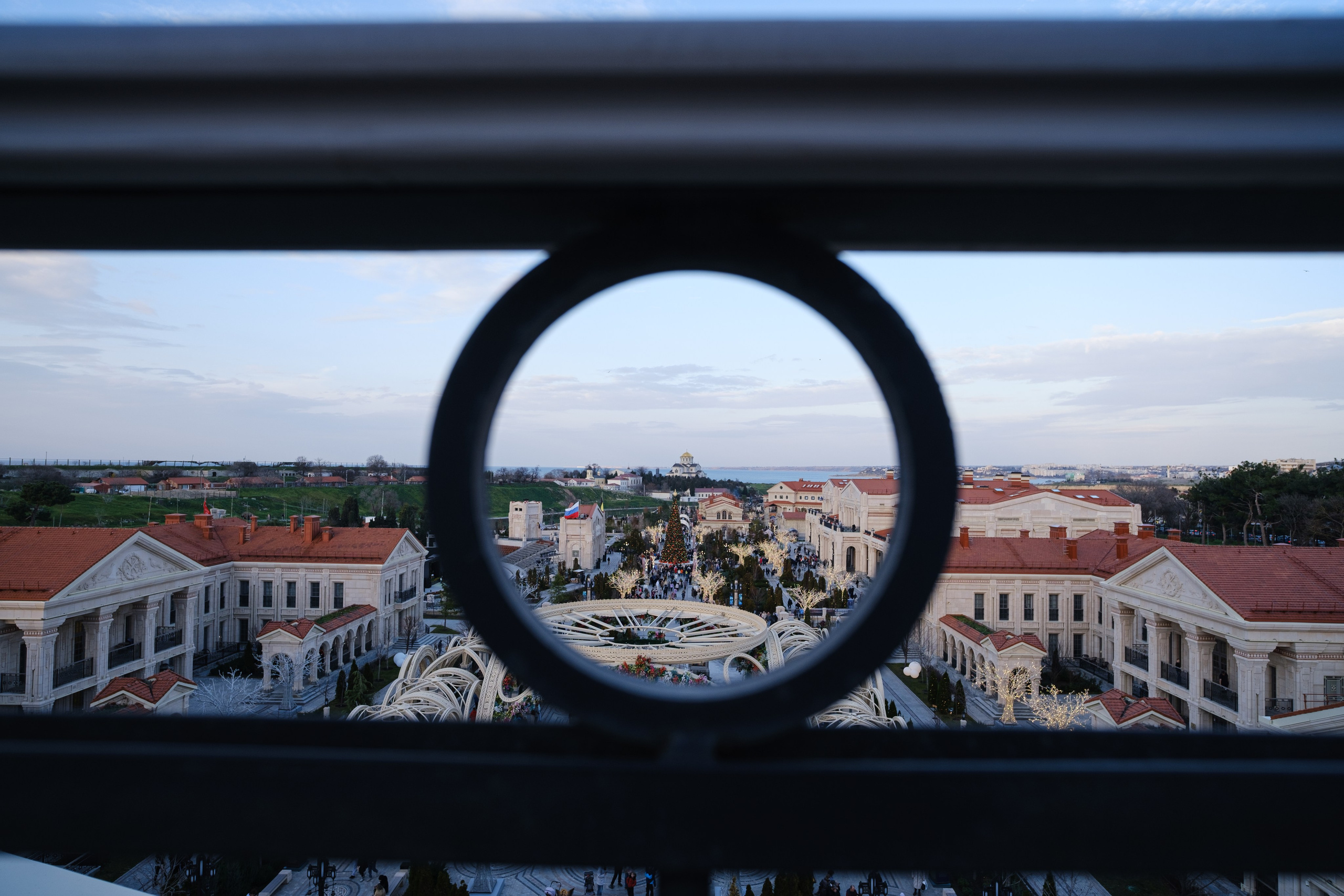 Новогодний репортаж из парка «Новый Херсонес» | Фотограф Илья Желдак. Профессиональная фотосъемка в Крыму. Натуральные эмоции и живые кадры. Забронируйте дату прямо сейчас!