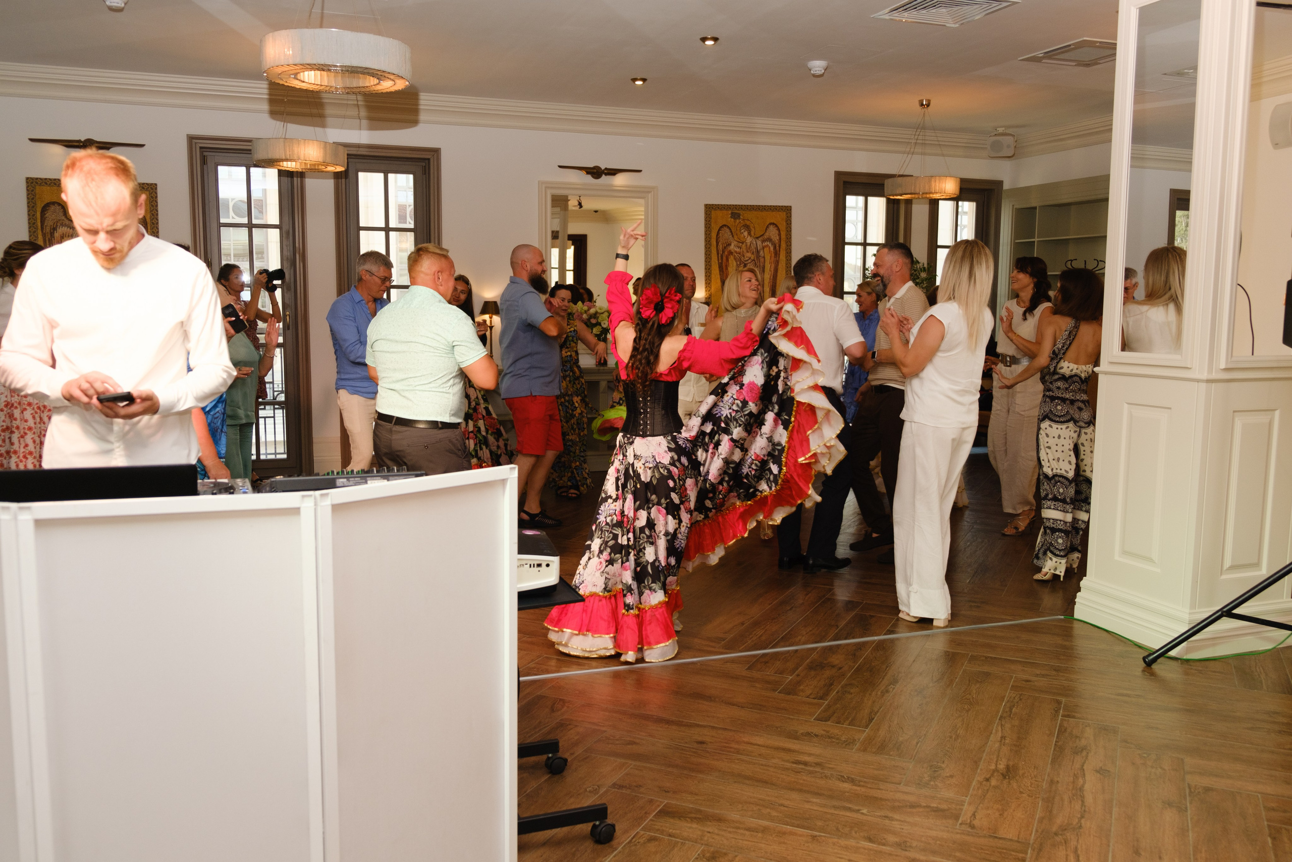 Фотограф на юбилей в Крыму | Съемка дня рождения | Илья Желдак. Профессиональная фотосъемка в Крыму. Натуральные эмоции и живые кадры. Забронируйте дату прямо сейчас!