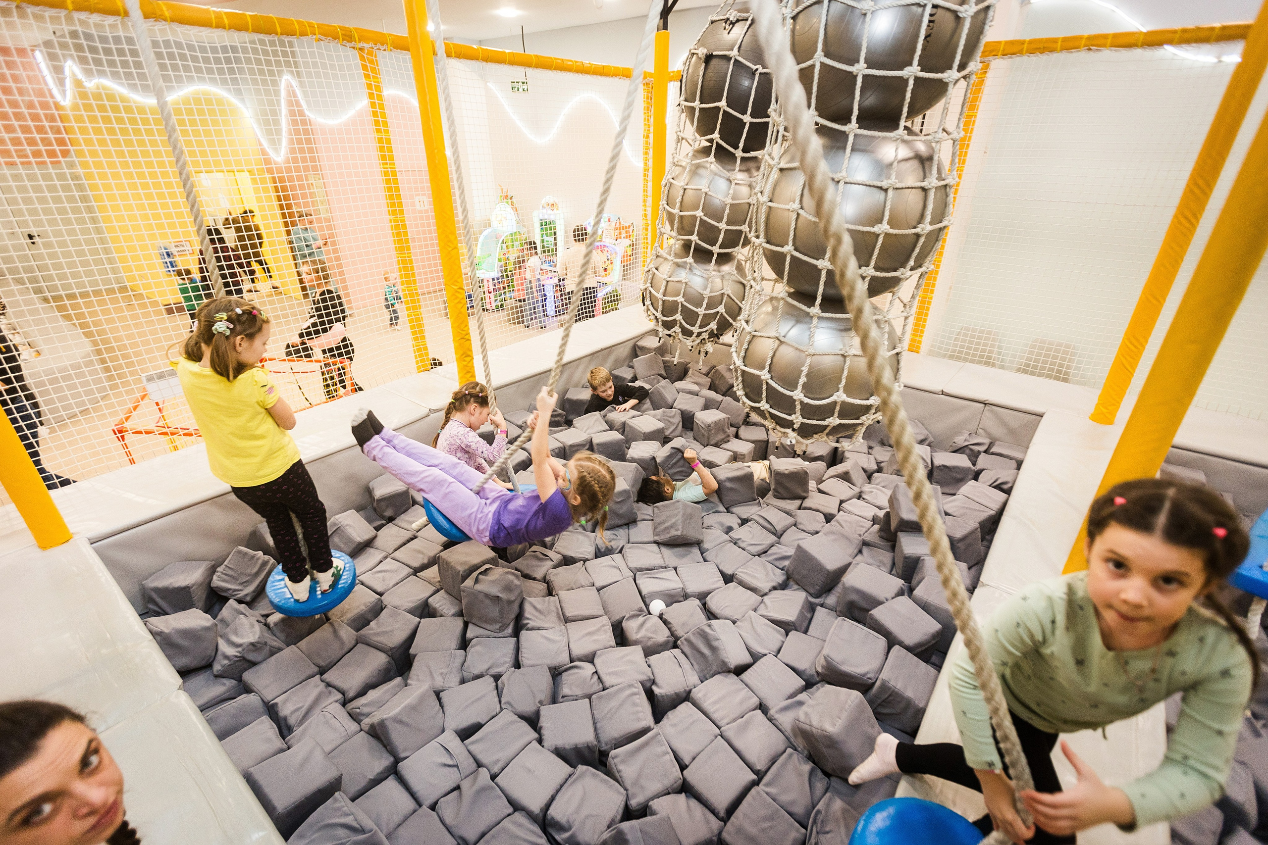 День рождения Арлекина. Детский фотограф видеограф в Хабаровске Михаил Орлов