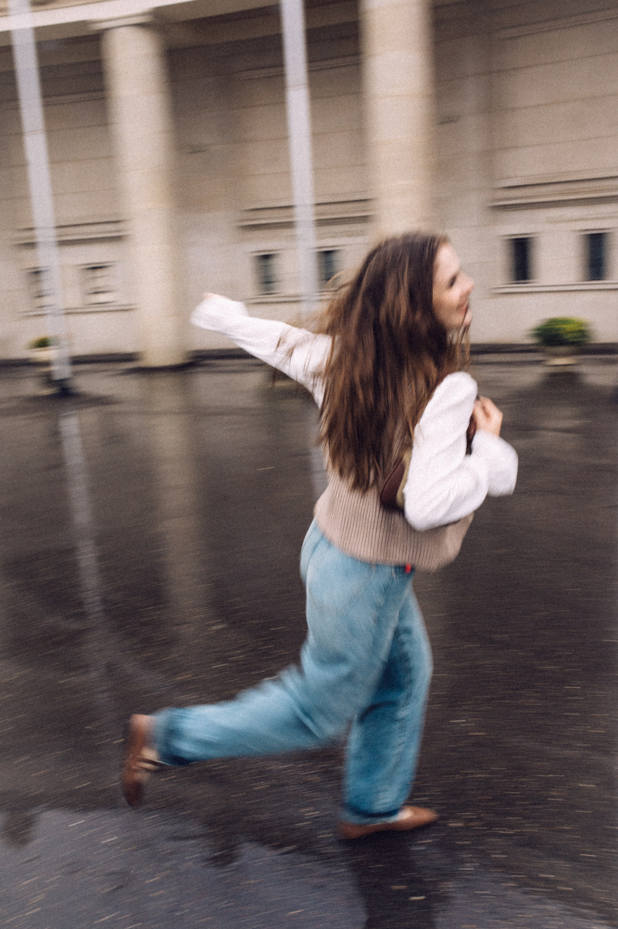 Под дождём🎥🤍. Лайфстайл фотограф в Москве Серебрянская Фаина