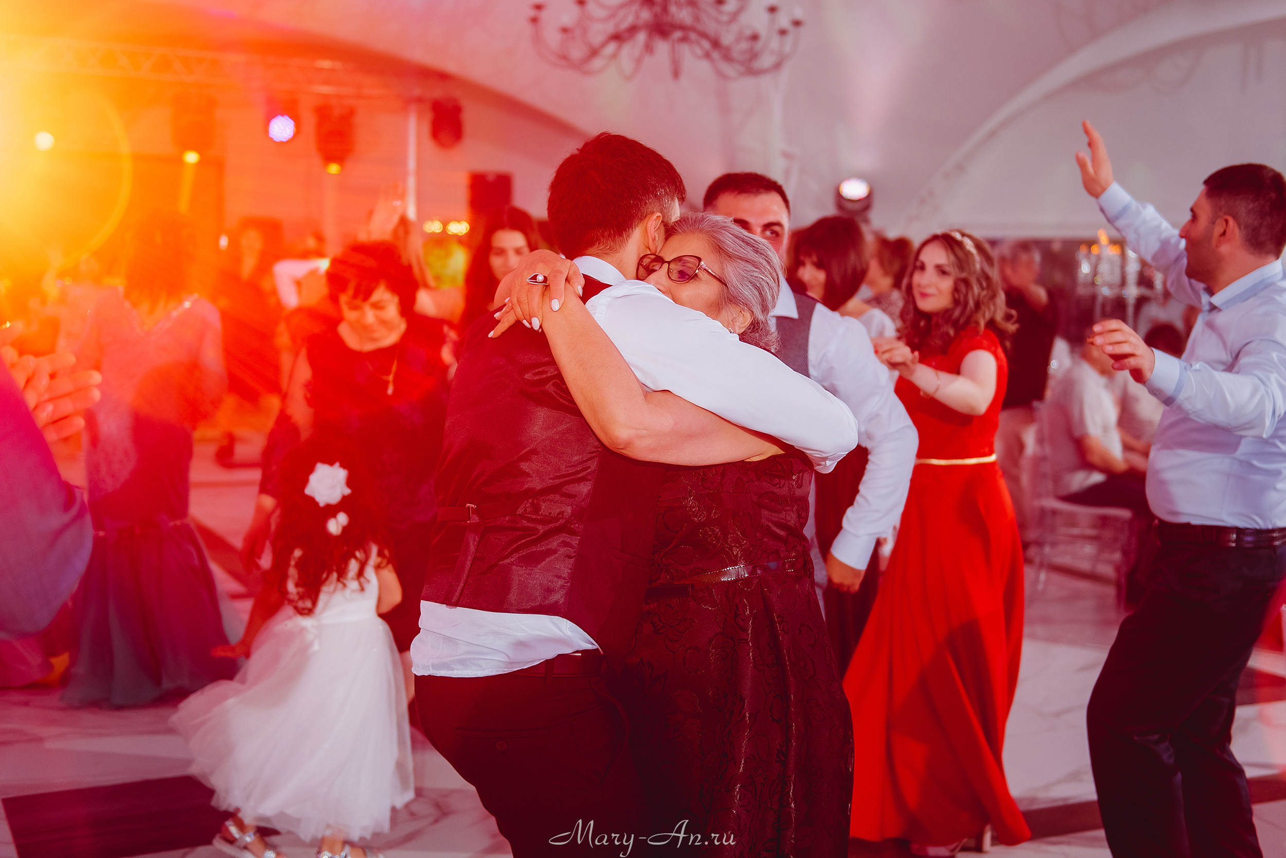 Гриша & Генриетта. Свадебный и семейный фотограф Мария Ан