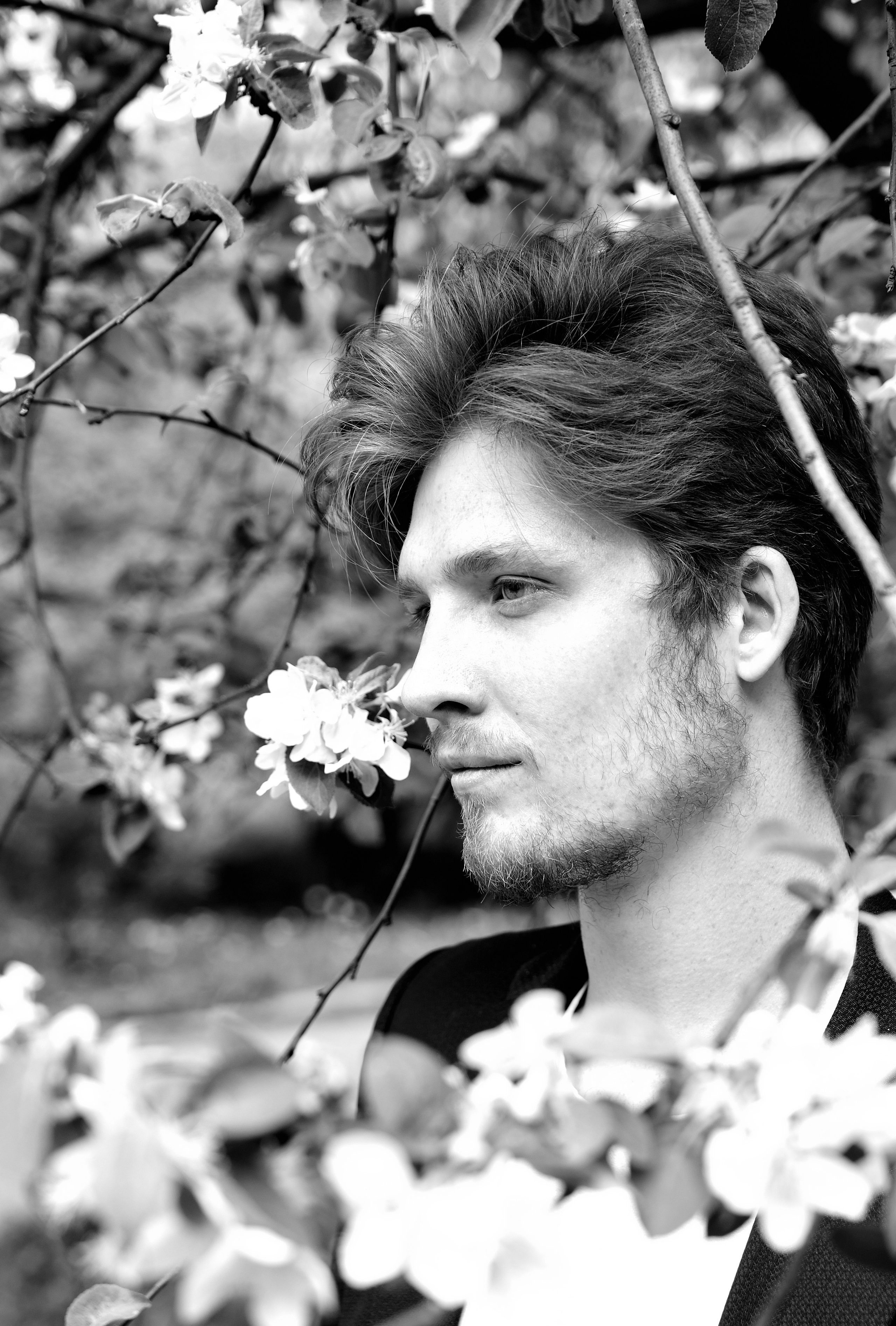 Владислав. Студийная съемка от окна