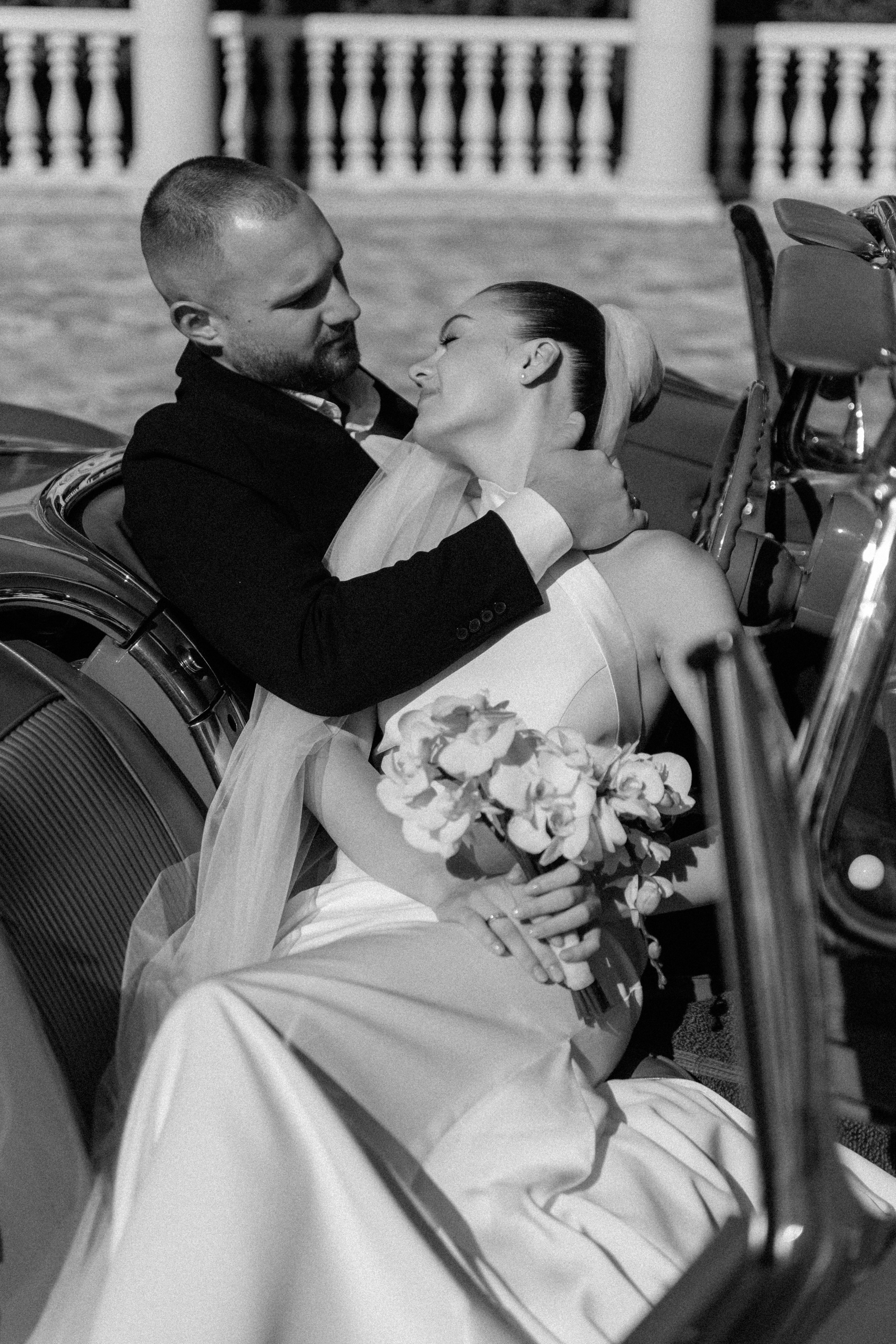 Wedding day in VERSAL PARK. Wedding PHOTOGRAPHER Andrew Vnukov