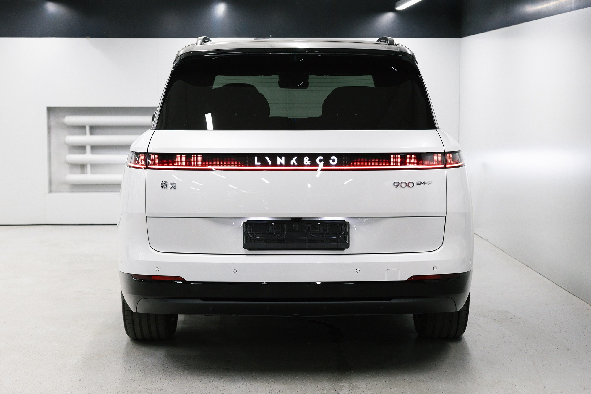 Lynk & Co 900 Ultra 2,0hyb 4WD AT (734 л. с.). Автосалон «Х-Авто»