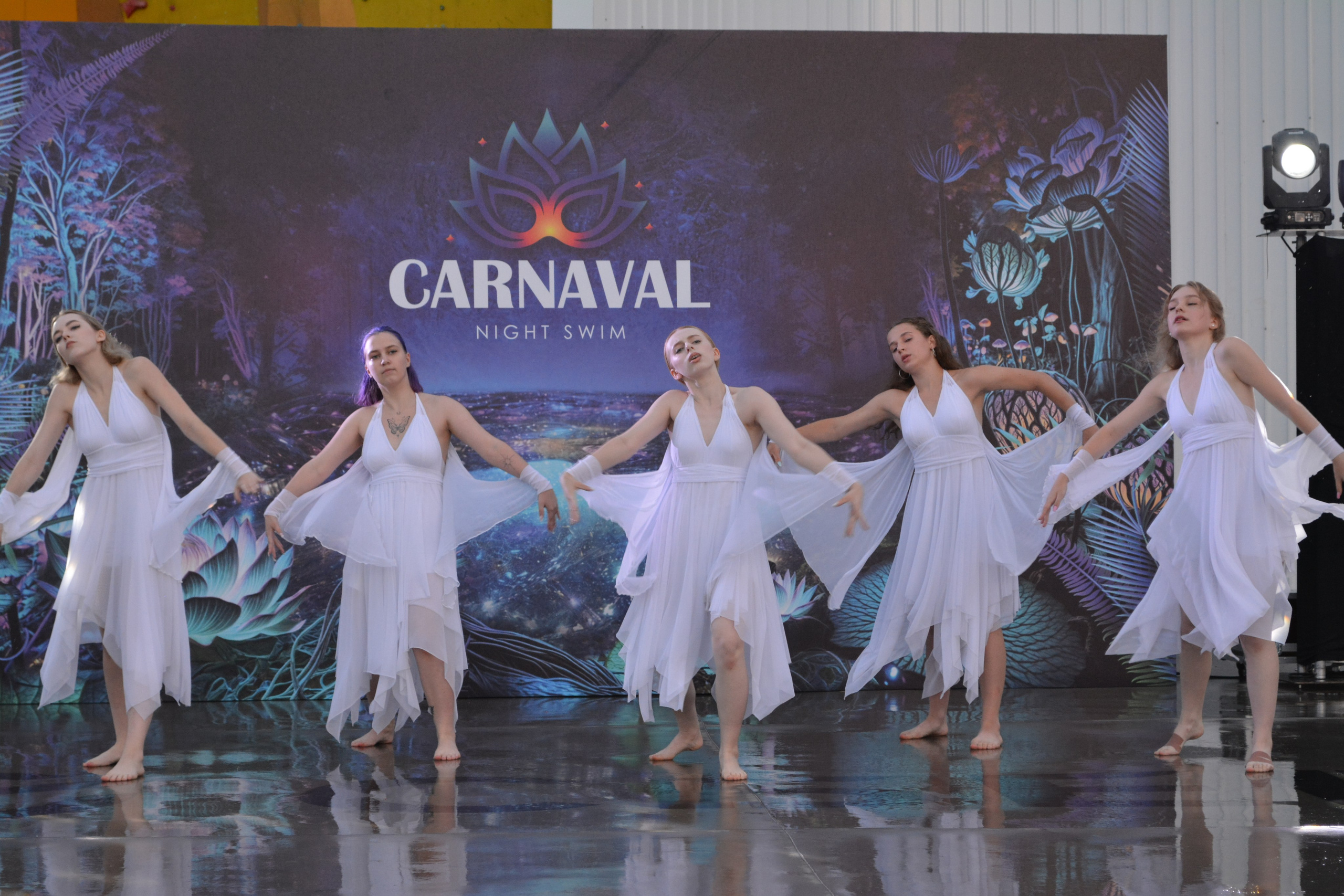 #nightswimcarnaval. Фотограф Мария Миронова в Нижнем Новгороде