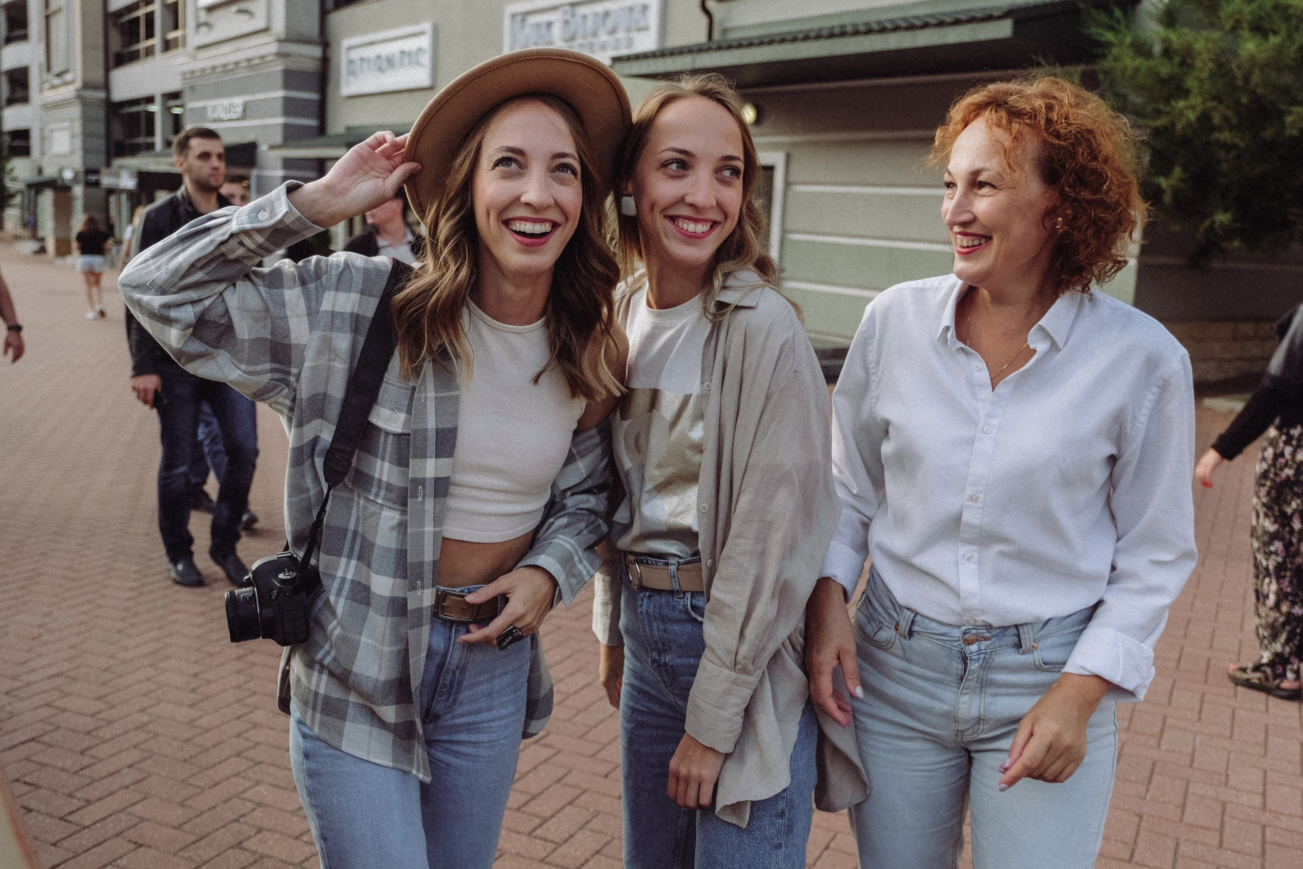 Ксюша и Алена с мамой. Семейный фотограф Москва