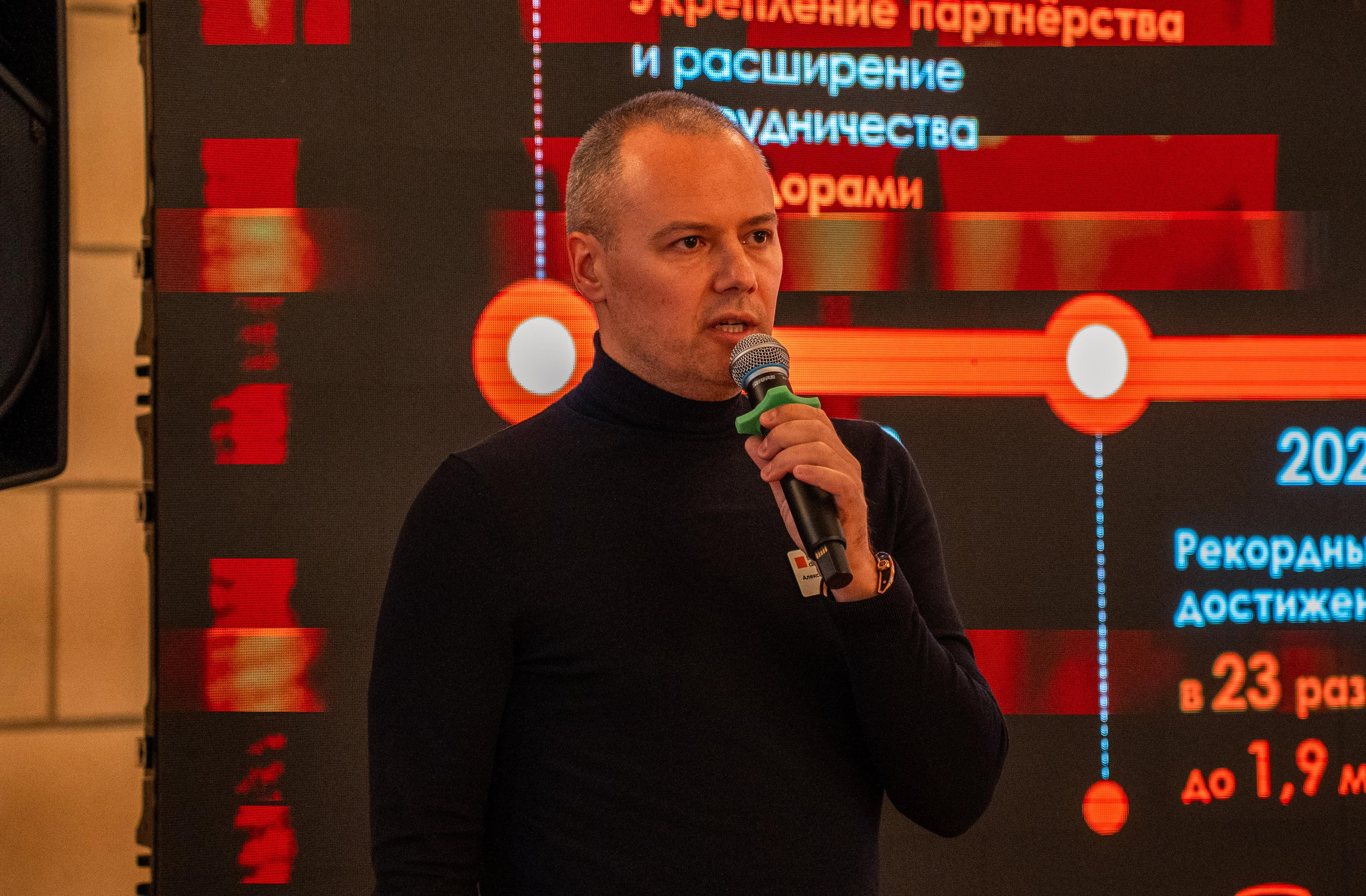 Telinter 15.04.2026. Коммерческий и художественный фотограф и видеограф в Москве Арсений Тургенев