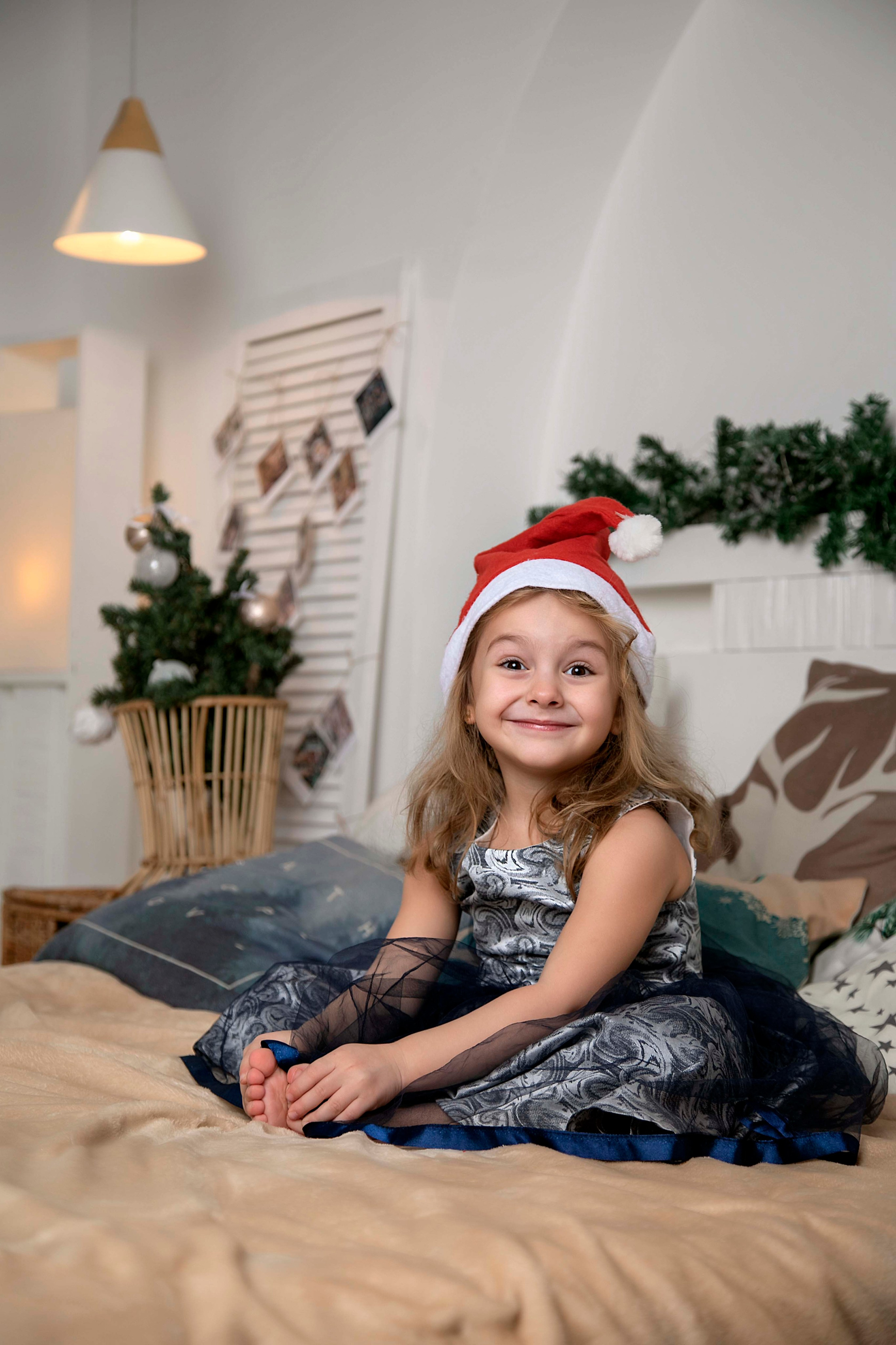 Николь у елки. Семейный и детский фотограф в Санкт-Петербург. Natalia Fadel