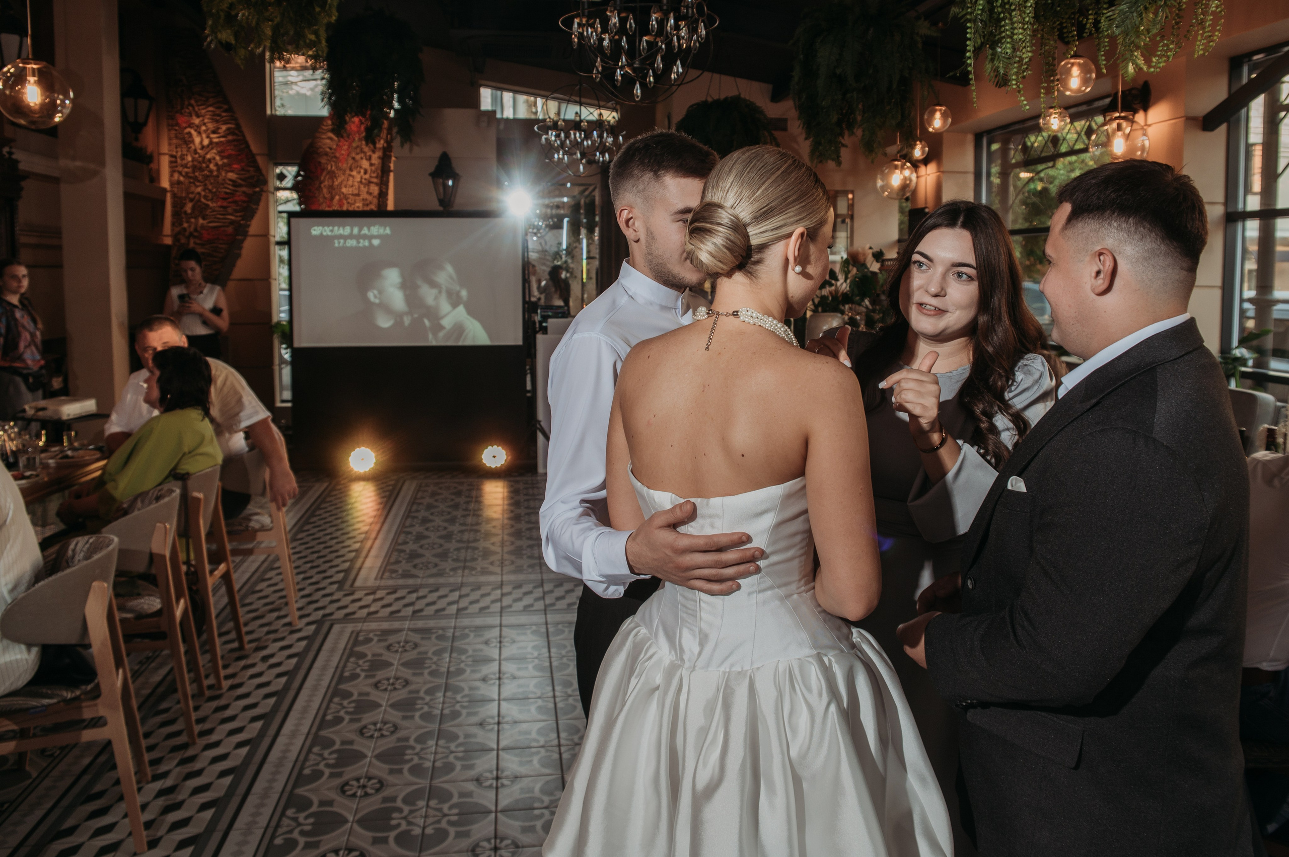 Свадебная фотосессия в Завидово гольф поле с утром невесты и красивым свадебным банкетом. Свадебный фотограф в Твери, Москве и Санкт-Петербурге Денисова Екатерина