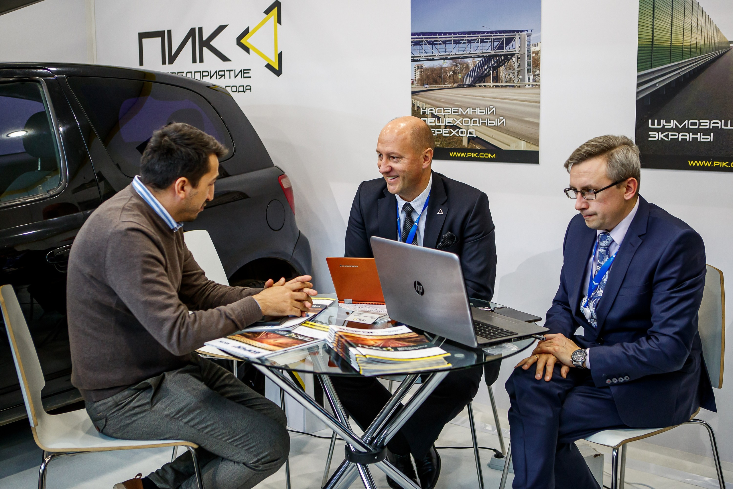 Фотосъёмка работы стенда для Предприятия ПИК. Фотограф на выставку в Москве