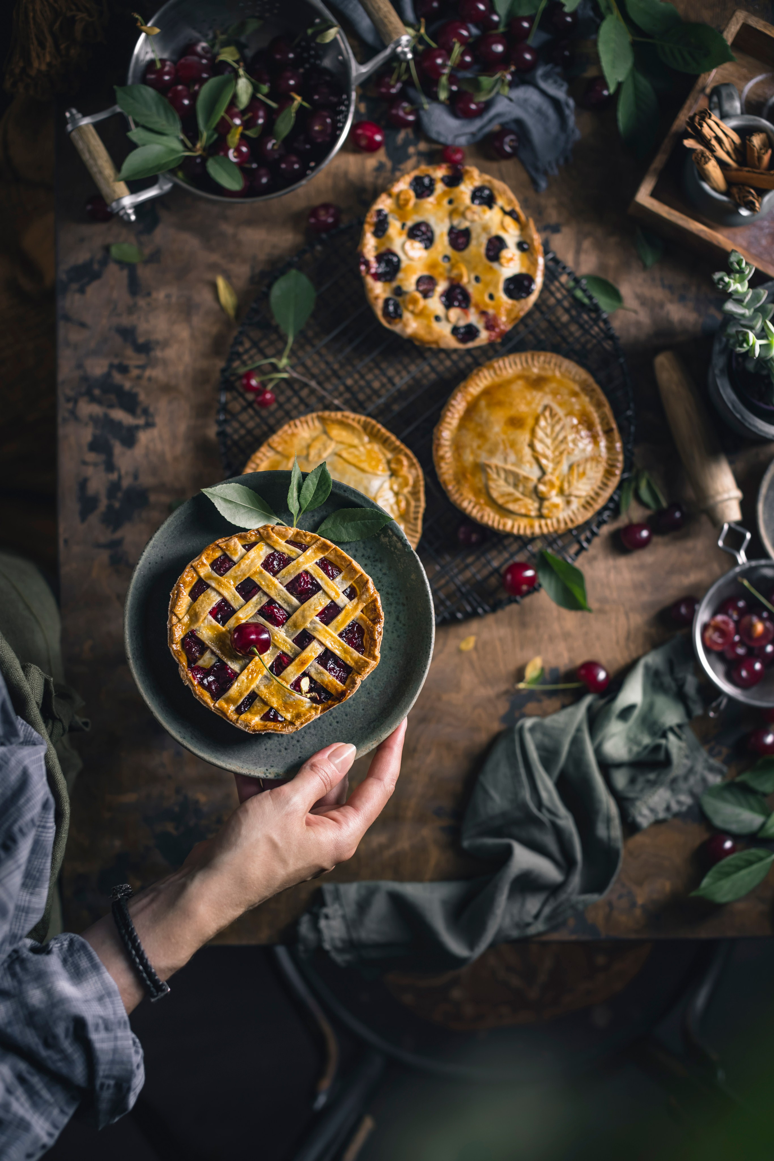 Вишневый пай. Foodie Stories (гастрономические истории) рекламная фуд-фотосъёмка, Москва
