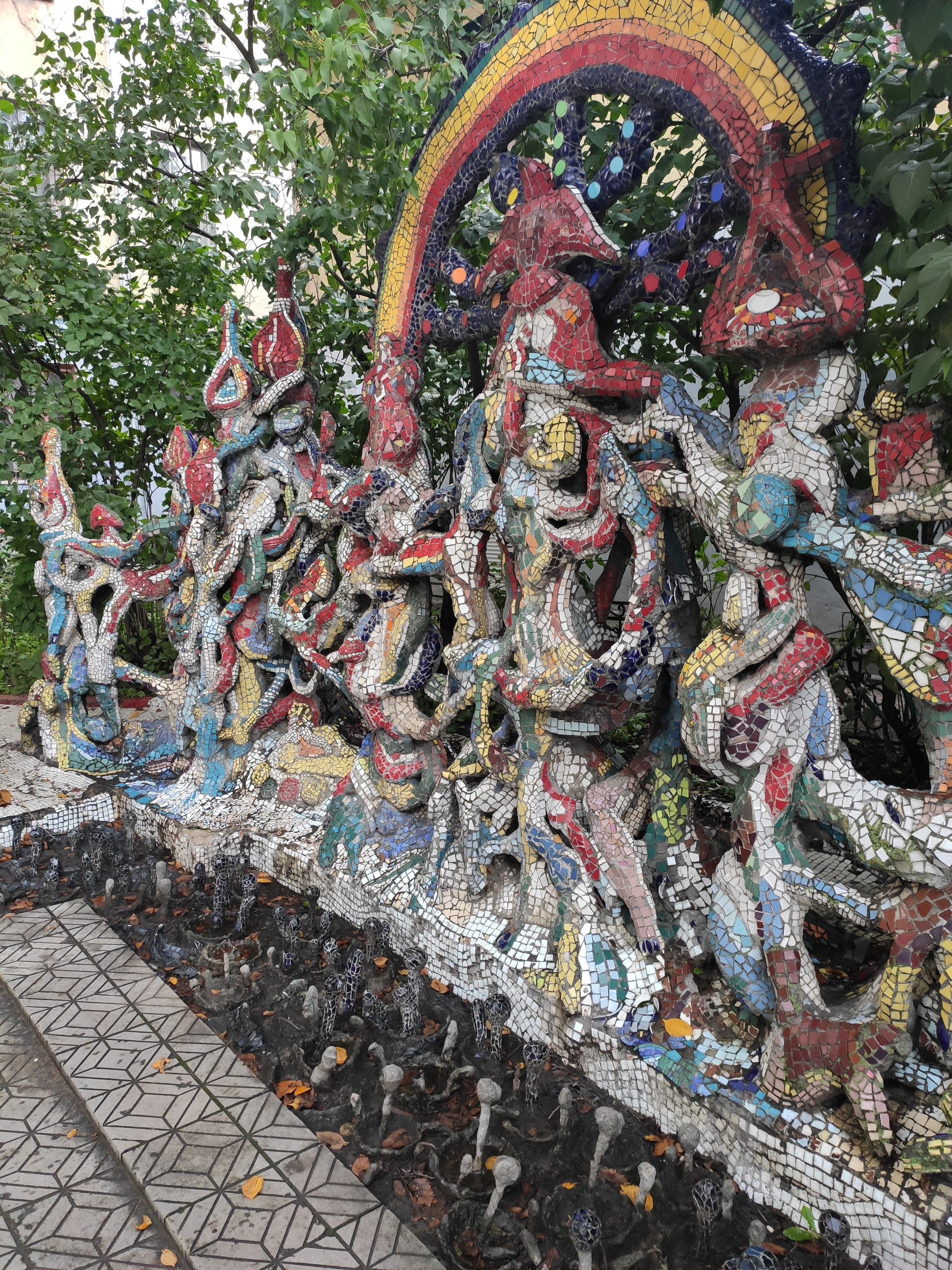 На фотках и в историях в инстаграме выглядел он более впечатляюще. 